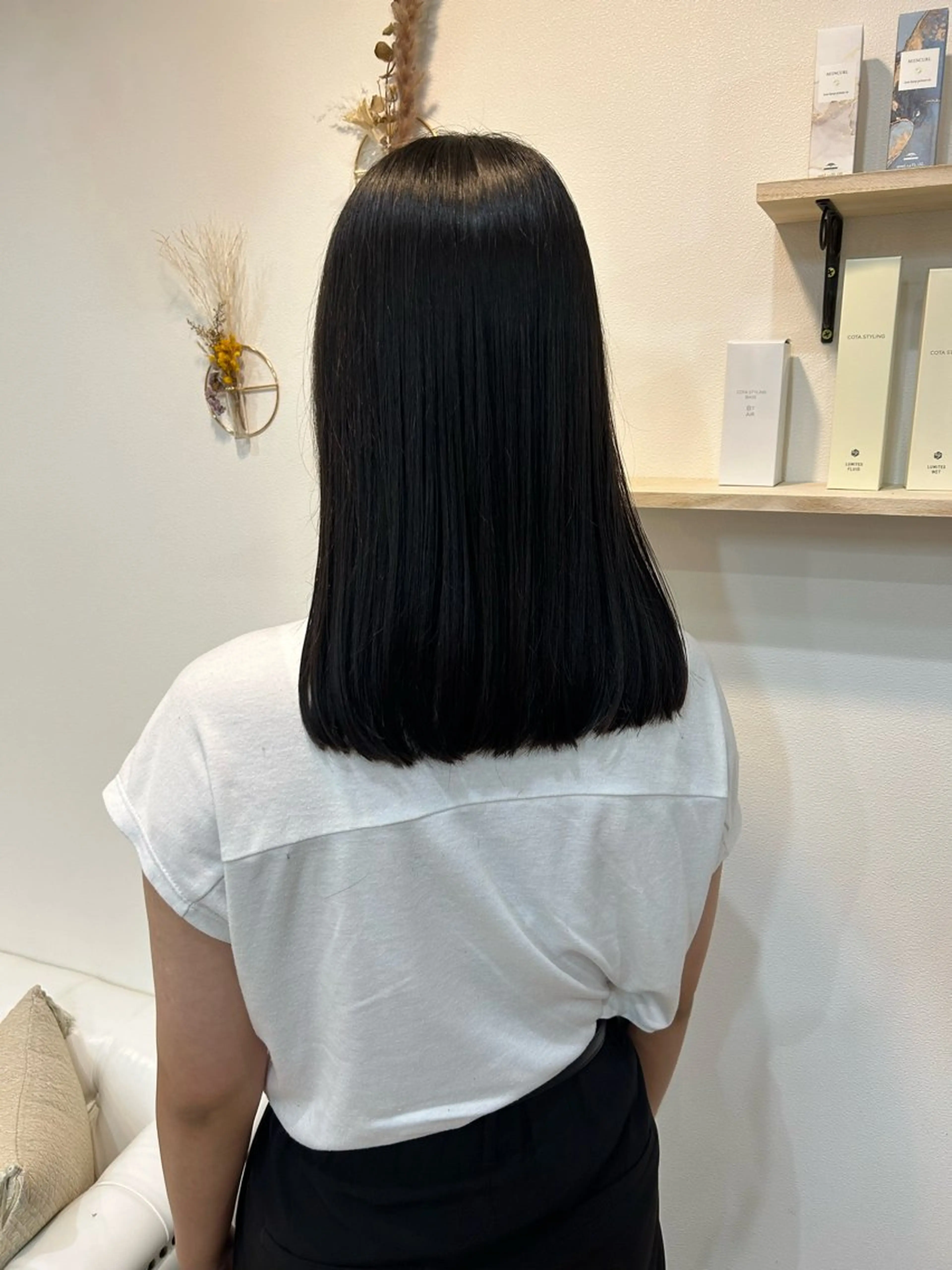 セミロング カット 縮毛矯正 en⁺　trust所属・山口 麗音のヘアスタイル