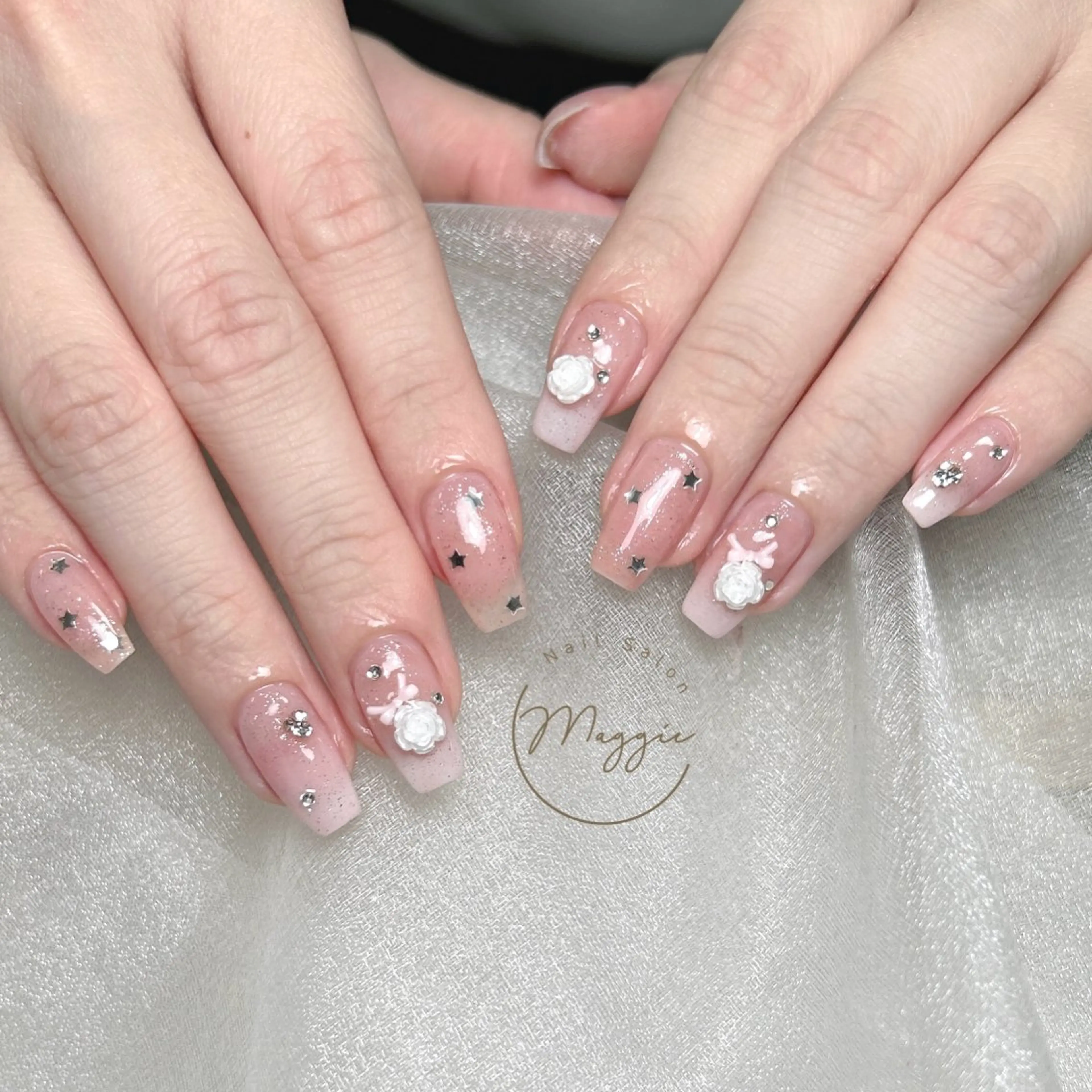 ネイル Maggie Nail🦩のネイルデザイン