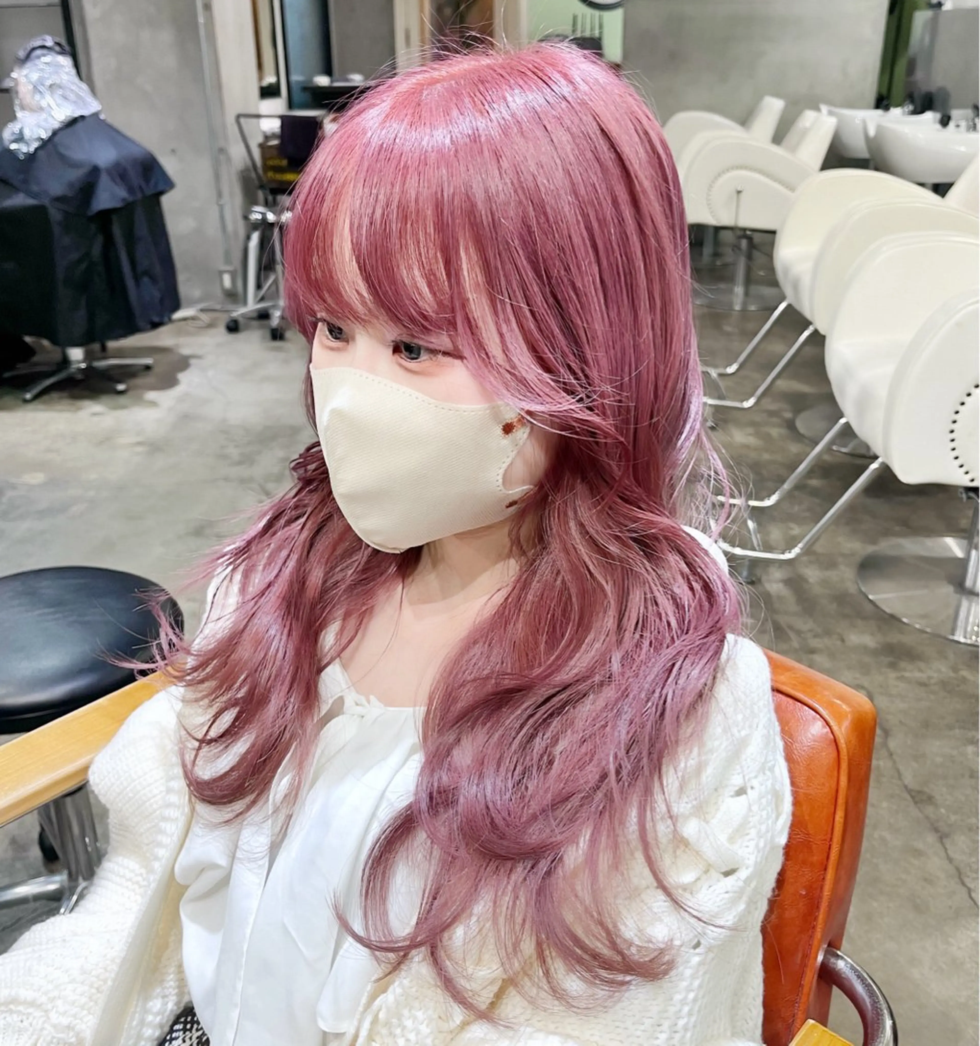 セミロング カラー ヘアアレンジ ブリーチ ヘアカラー ピンクカラー🩷 ヘアセットＮＯ.1のヘアスタイル
