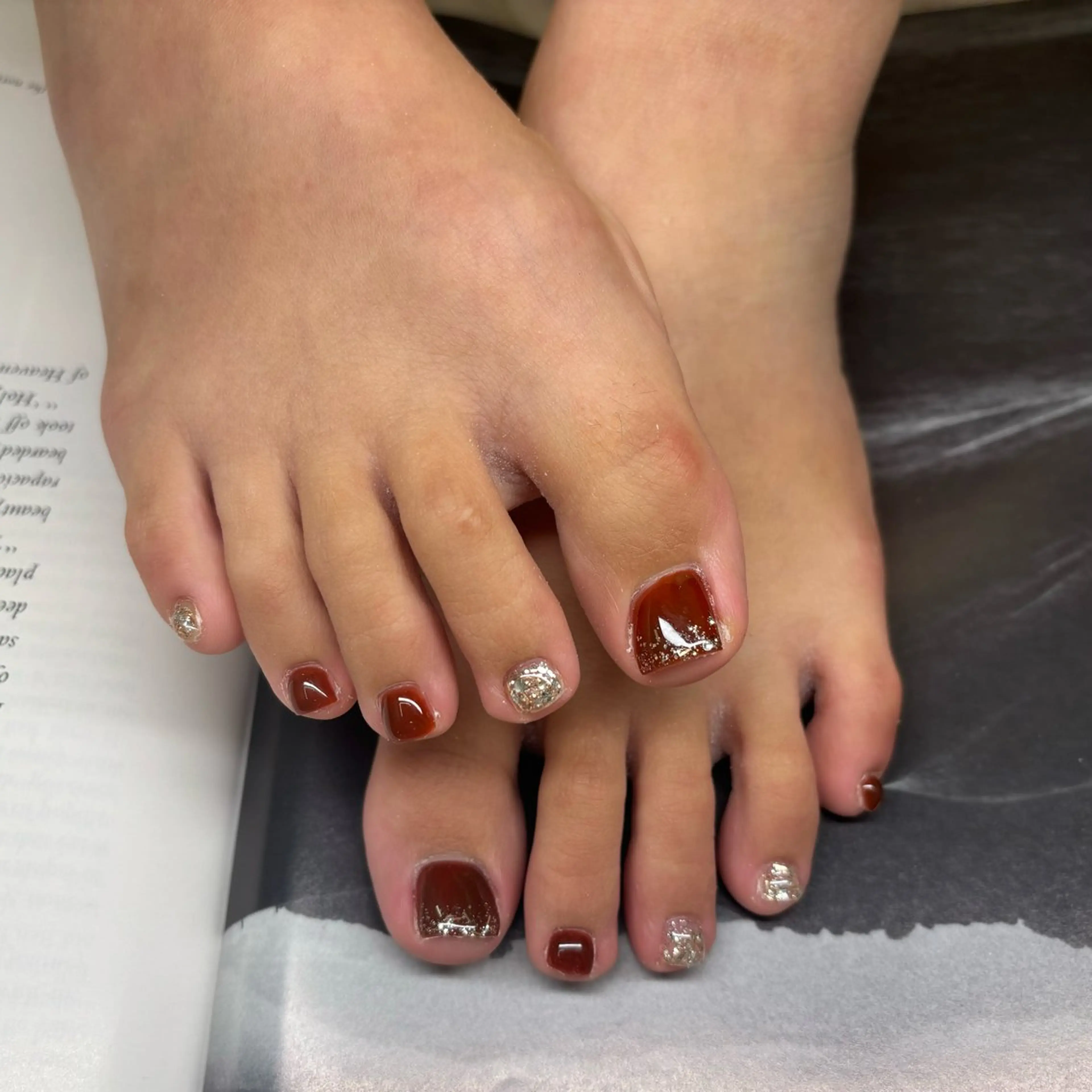 ネイル ラメ(グリッター) ラメグラデーション 赤色 era Sahoのネイルデザイン