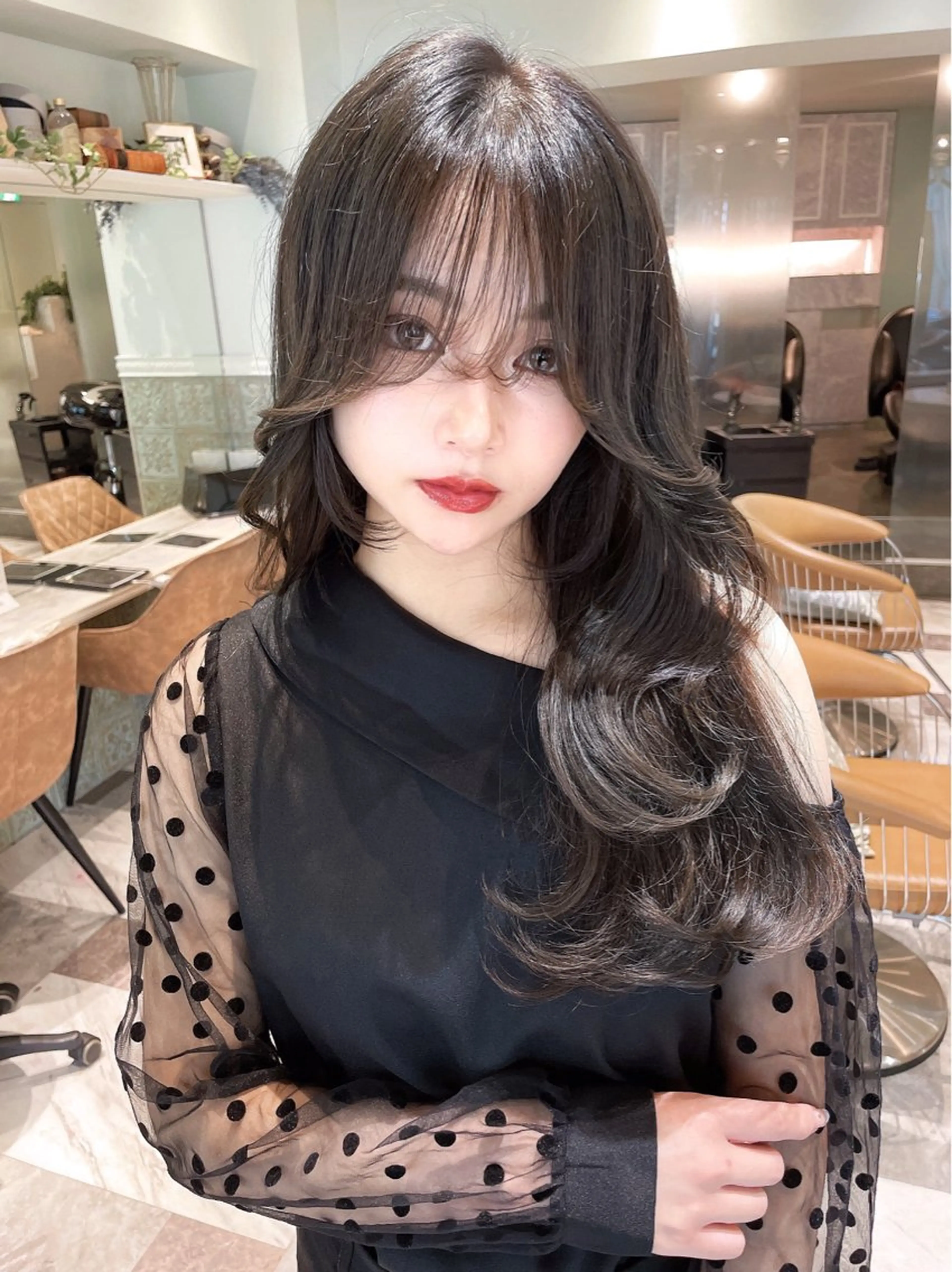 ロング カラー ベージュカラー 黒髪 ブリーチ ブルーカラー ブルーブラック カット ヘアカラー トリートメント 木屋元一/透明感 /レイヤー/顔まわりのヘアスタイル