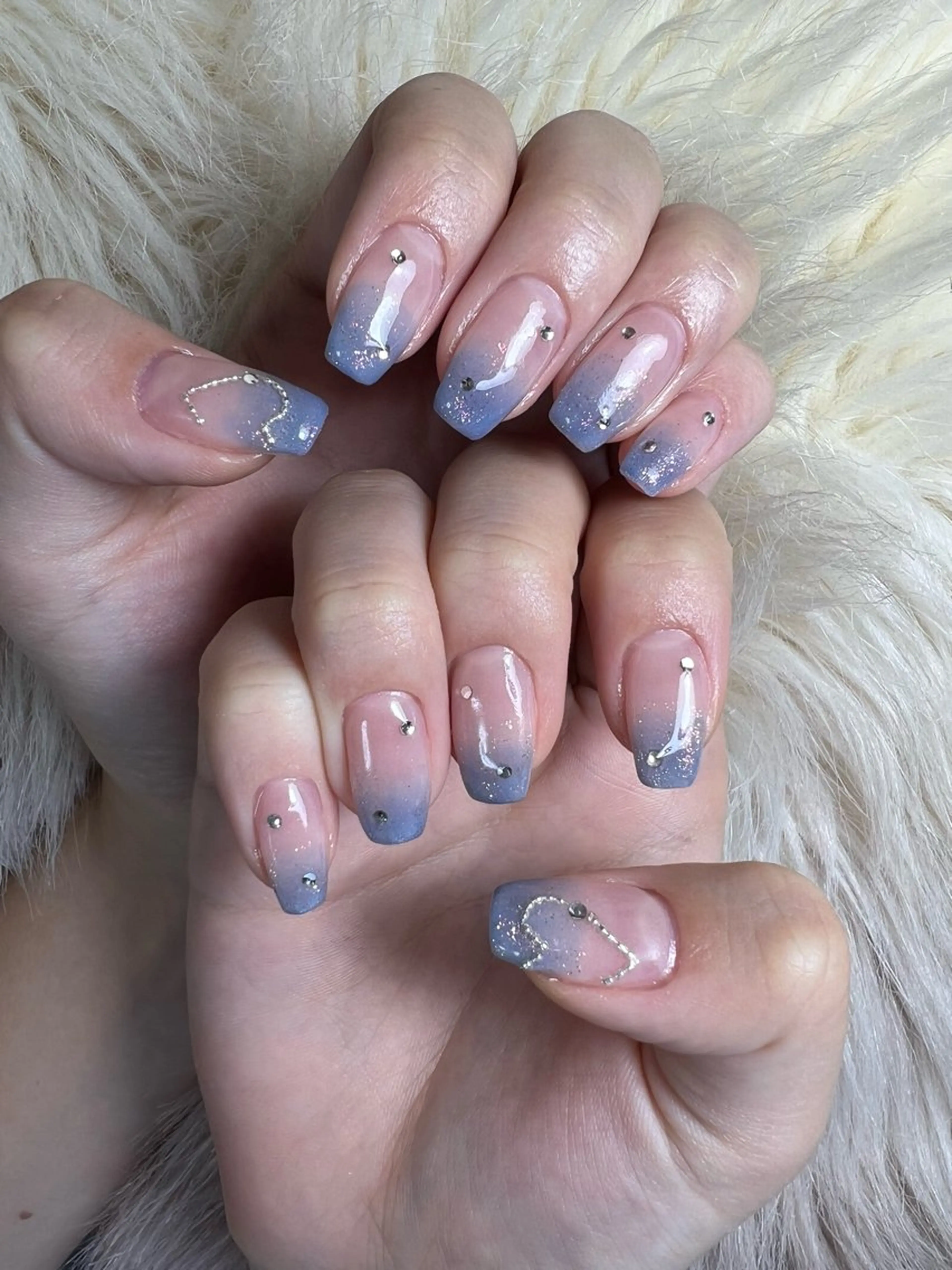 ネイル ブルー ジェルネイル グラデーション ラメ(グリッター) 持ち込み flowers nailのネイルデザイン