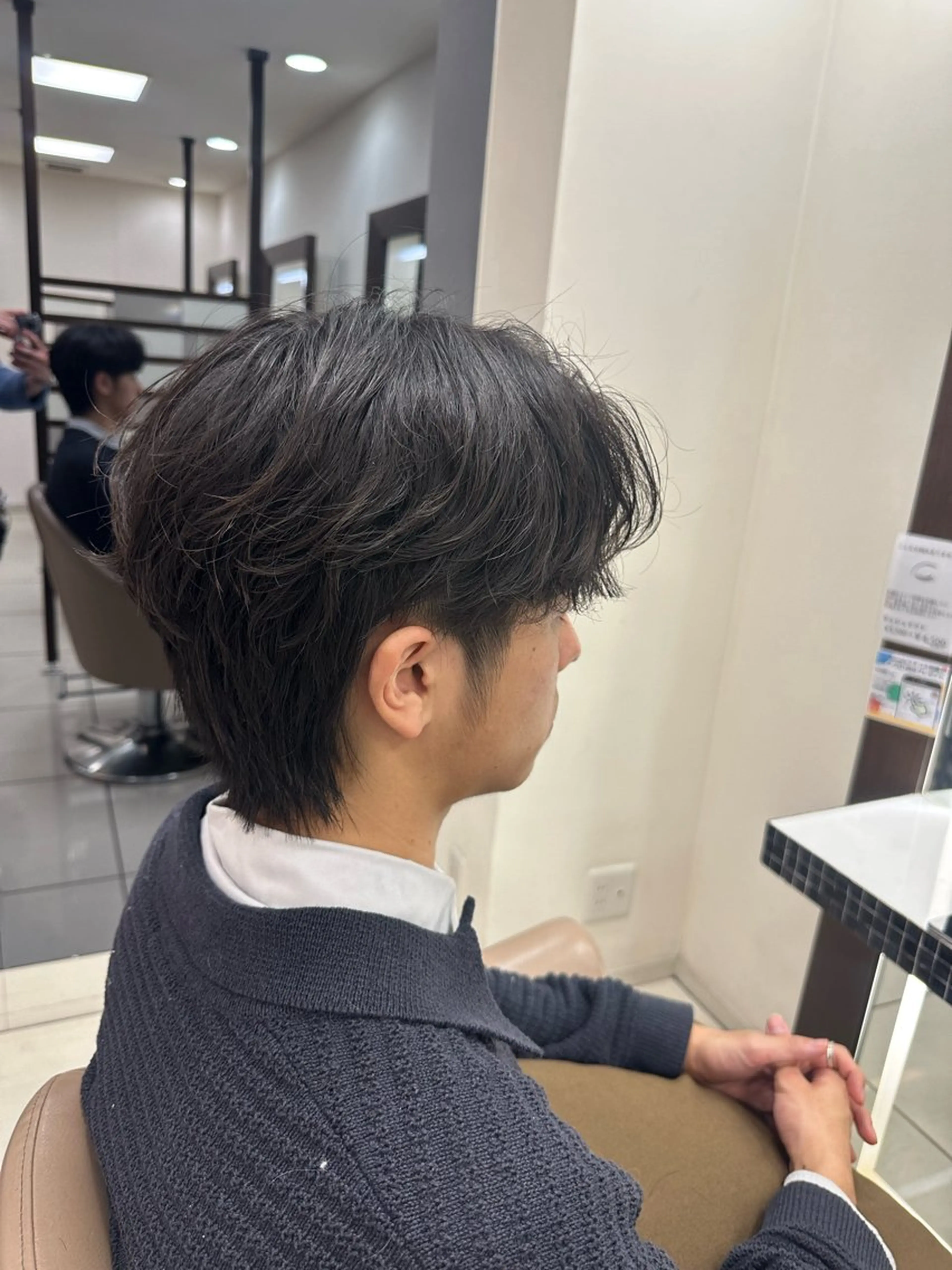 パーマ メンズ パーマ ラウンドマッシュシャ ドウニュアンスパーマのヘアスタイル