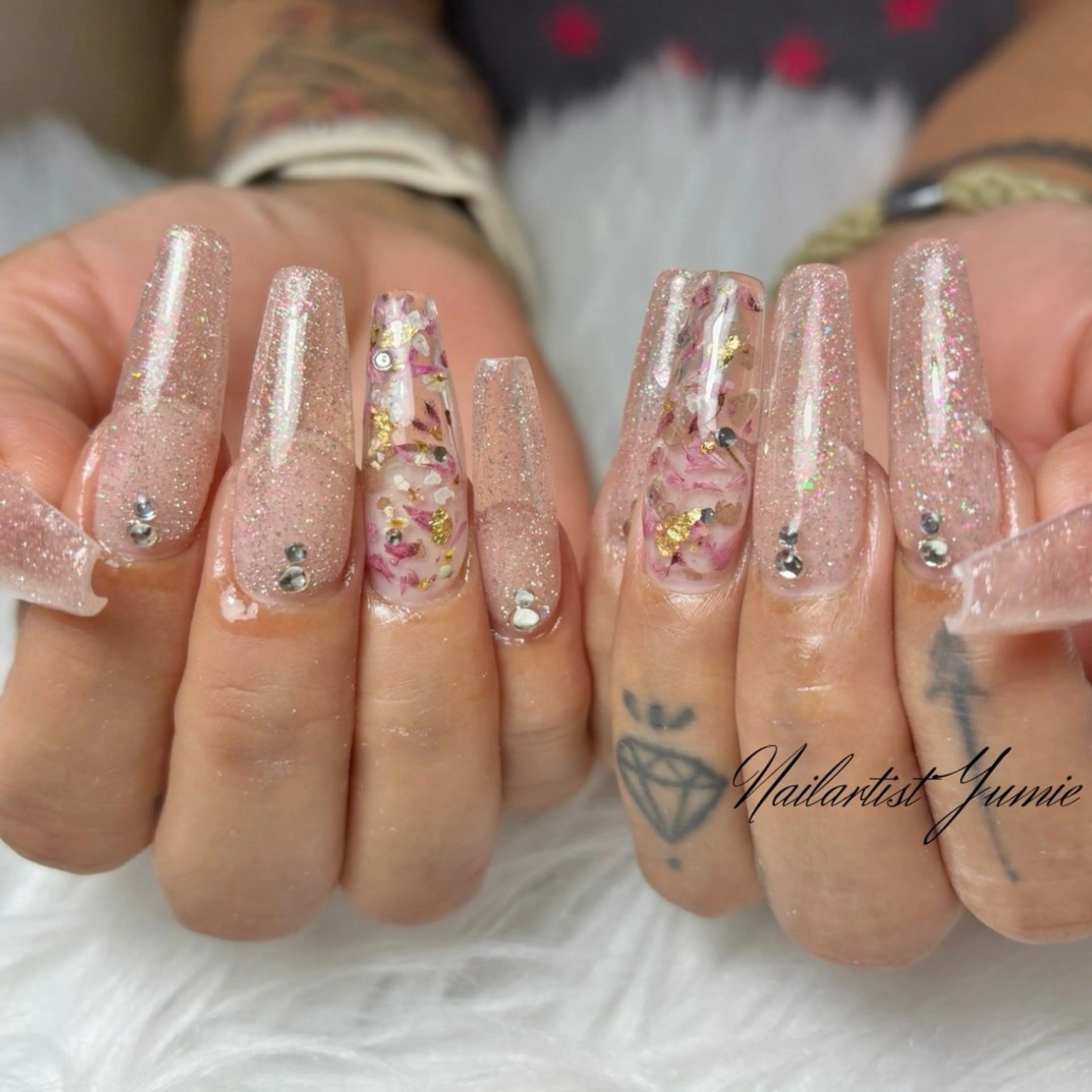 ネイル フラッシュネイル フラワーネイル ハンドネイル Setsalon Churaku Nailist Yumie所属・【沖縄市安慶田】 🤍Yumieのネイルデザイン