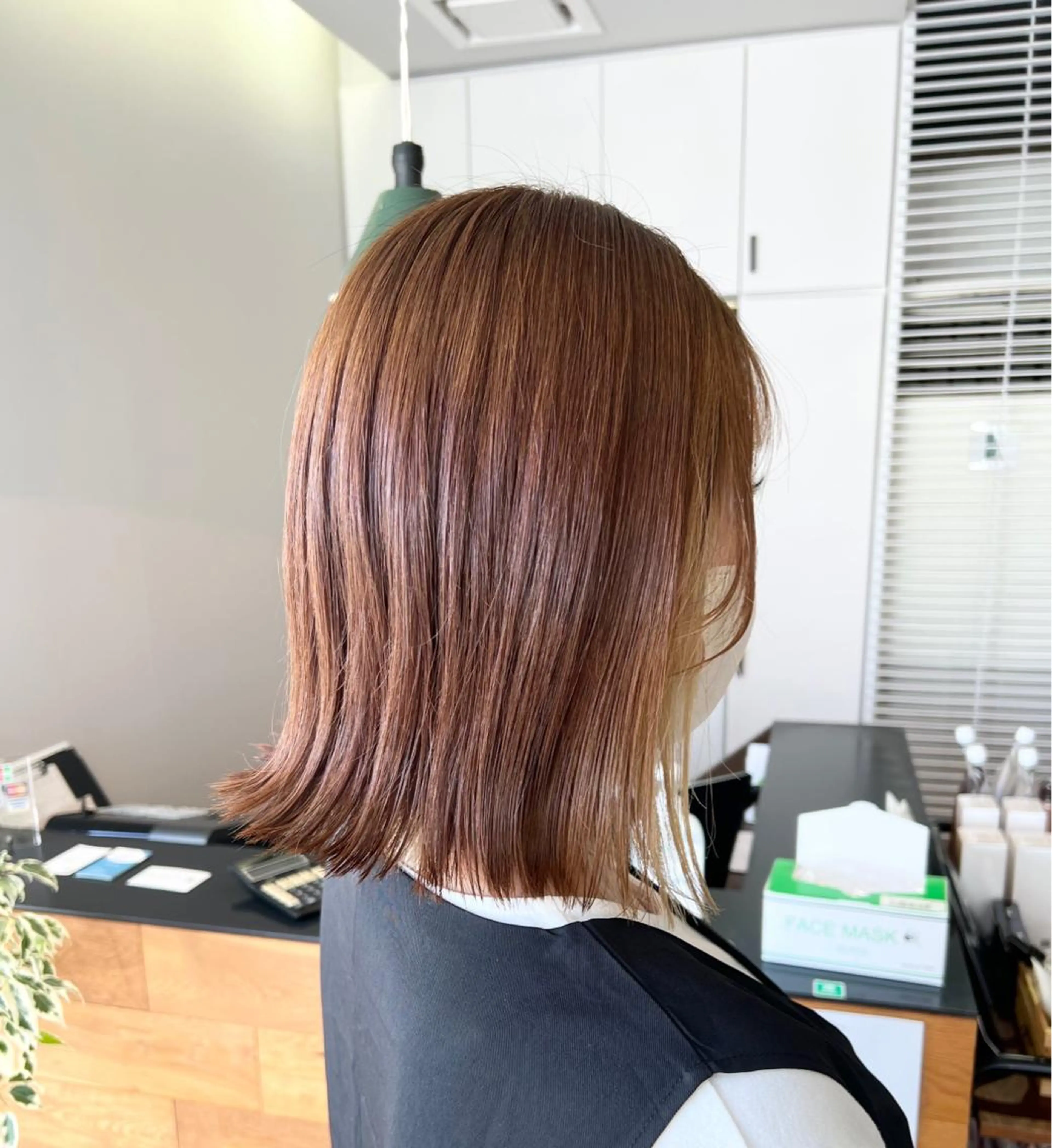 ミディアム カラー ボブ 堀 望美のヘアスタイル