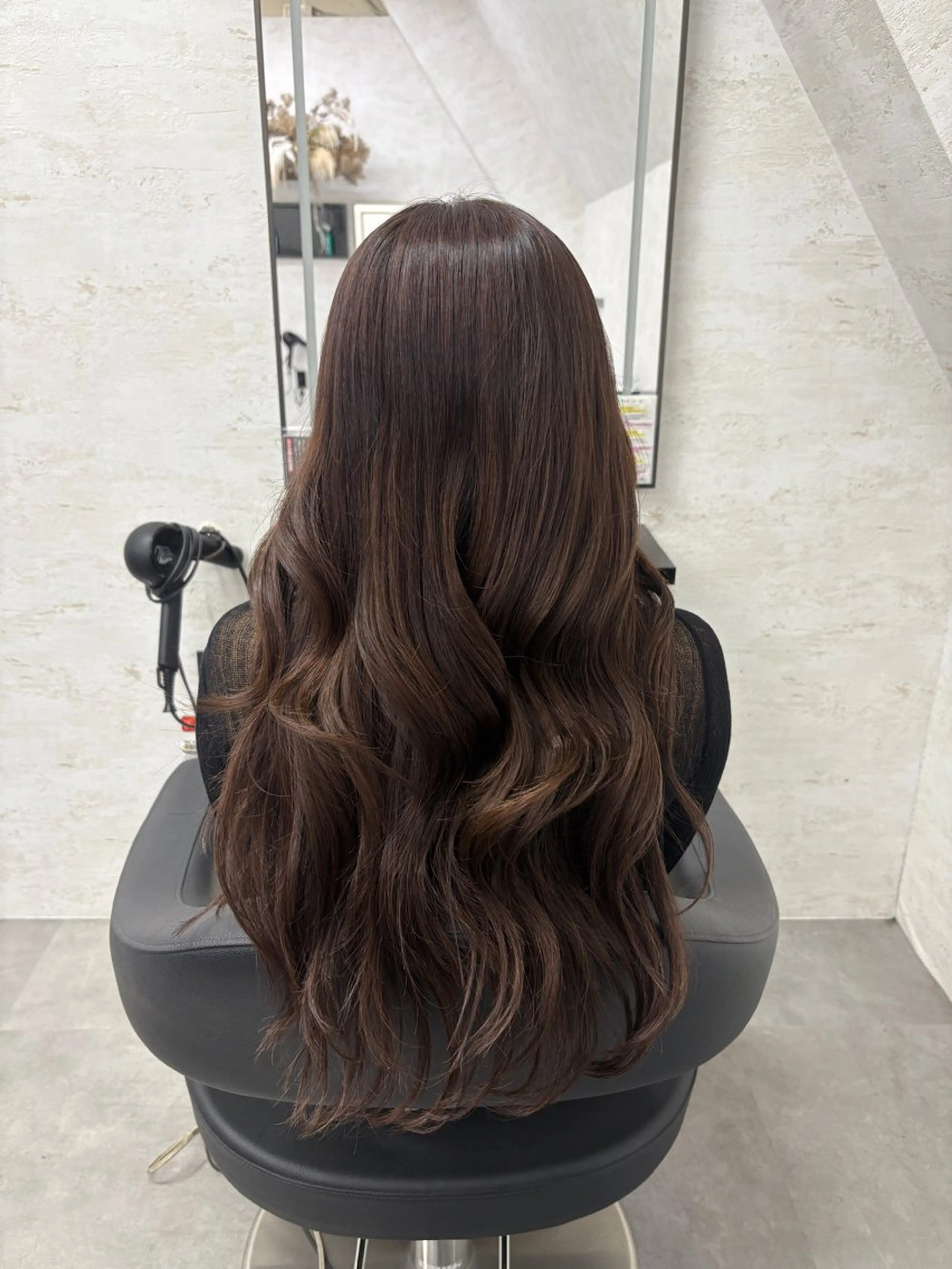 ロング ヘアカラー エクステ ブリーチなしカラー レイヤーカットのヘアスタイル