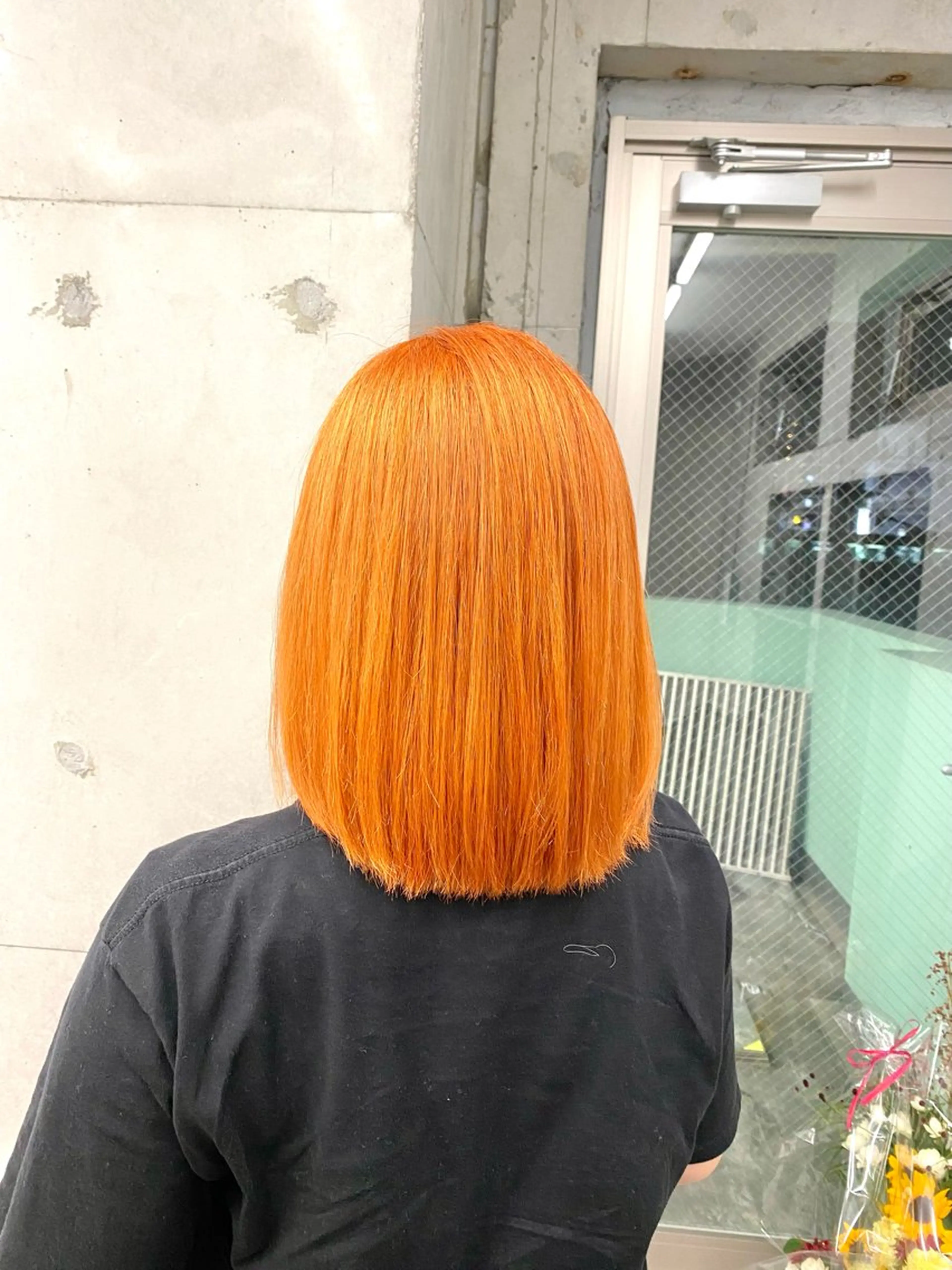 ミディアム カラー ブリーチ オレンジ 縮毛矯正 齋藤 椋哉のヘアスタイル