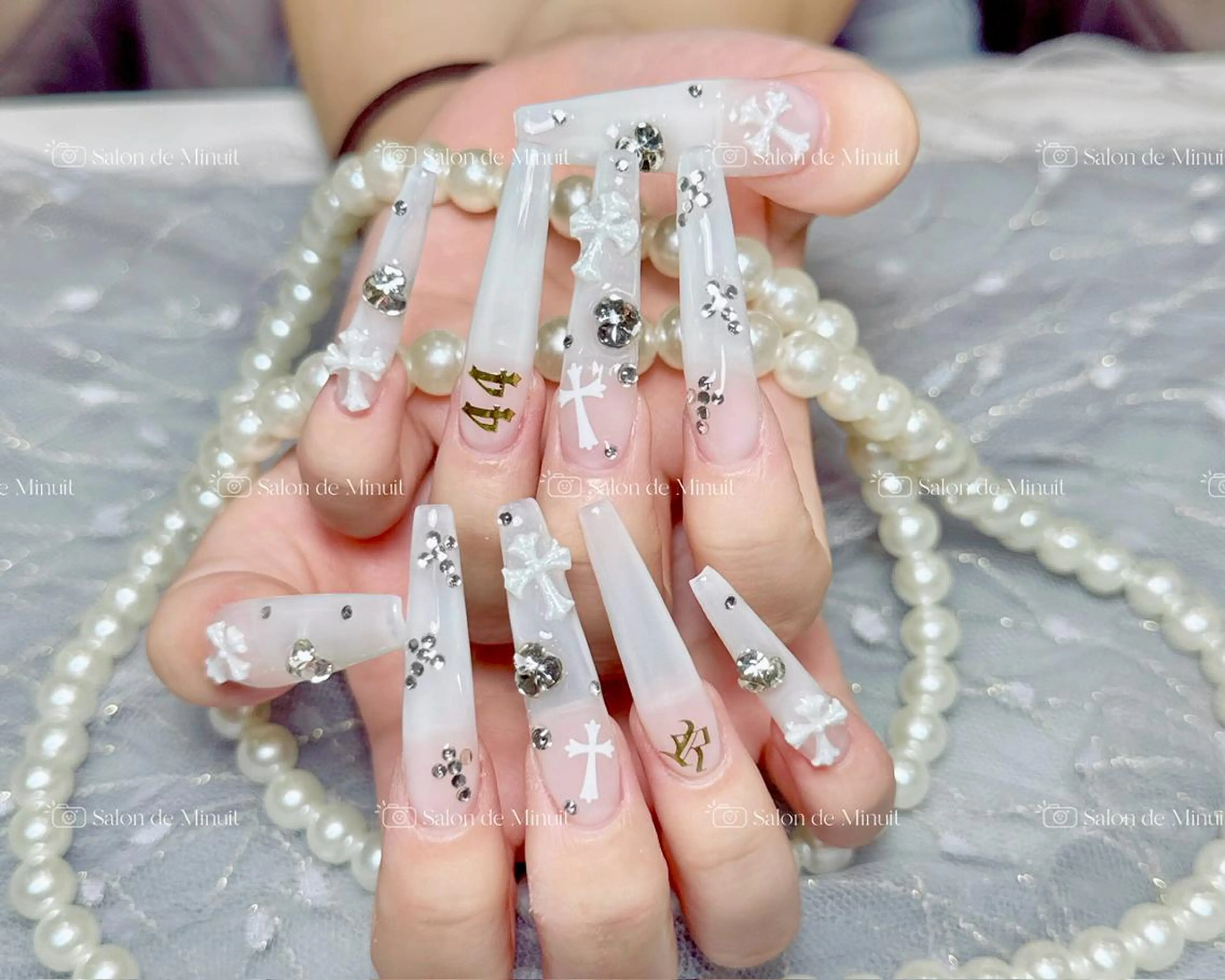 ネイル Salon de Minuit🦩のネイルデザイン