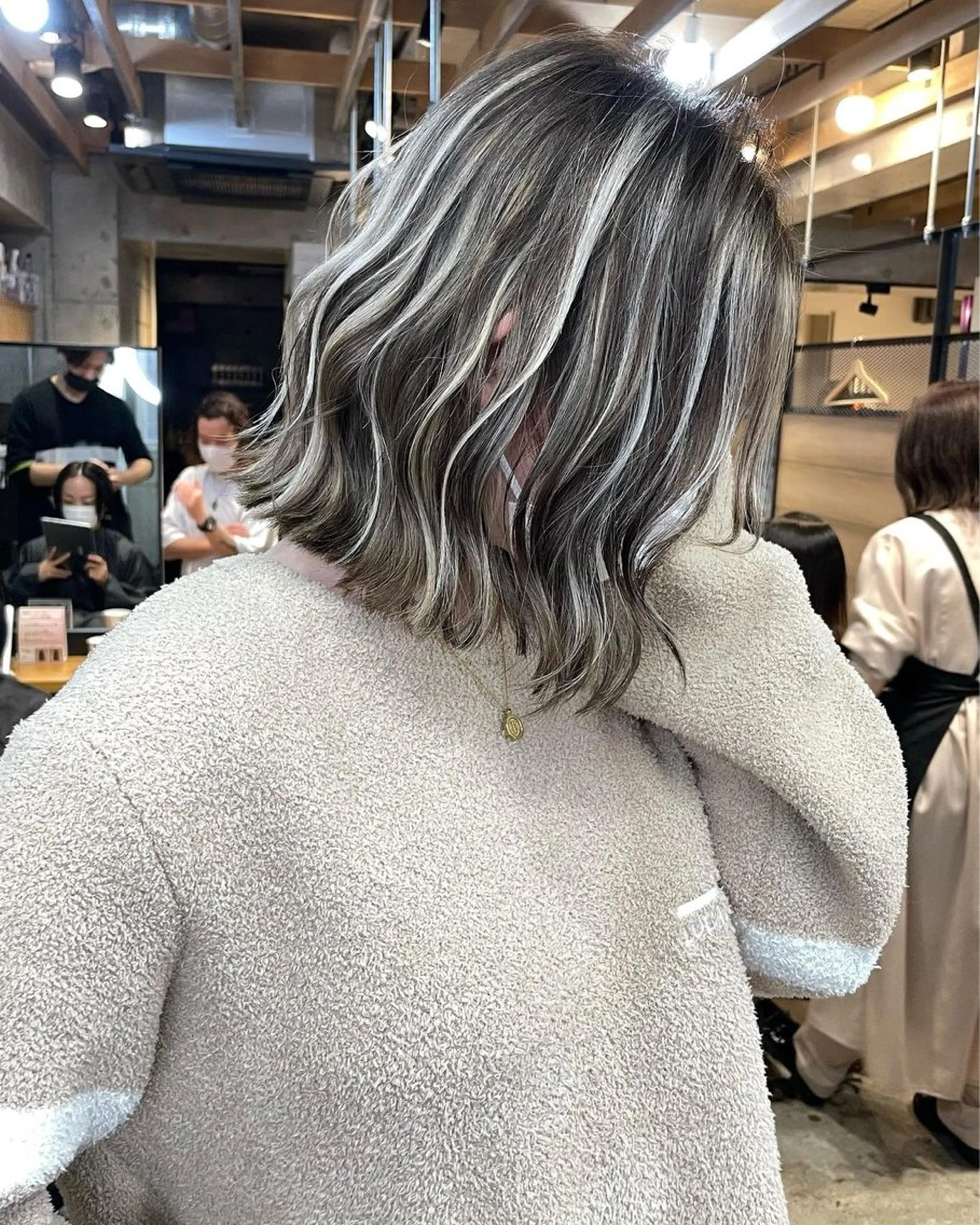 ミディアム カット ヘアカラー 新宿/縮毛矯正/ 髪質改善/藤本竜のヘアスタイル
