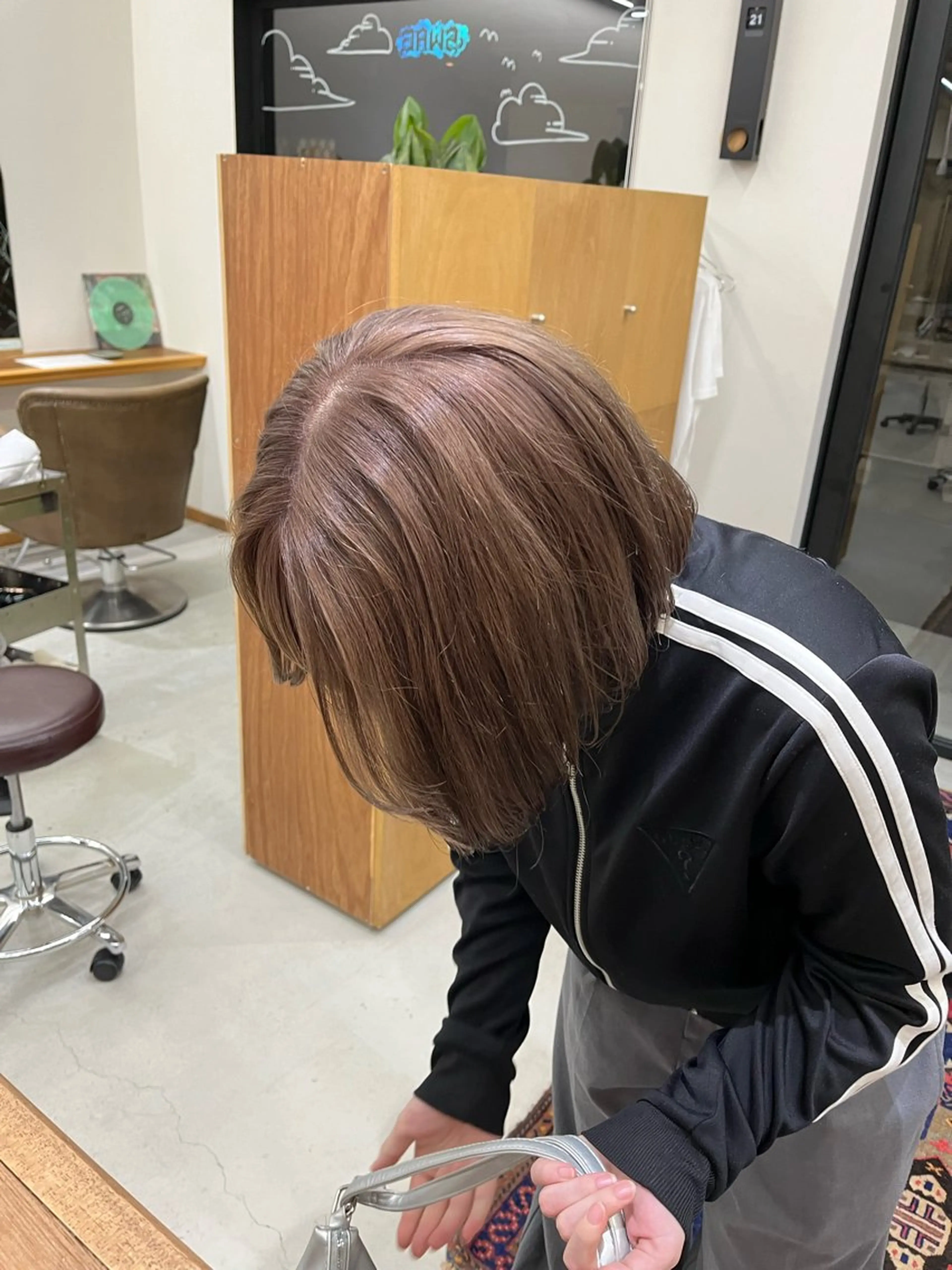 ショート カラー ベージュカラー ブリーチ 透明感カラー ヘアカラー miyu /レイヤー/ブリーチのヘアスタイル