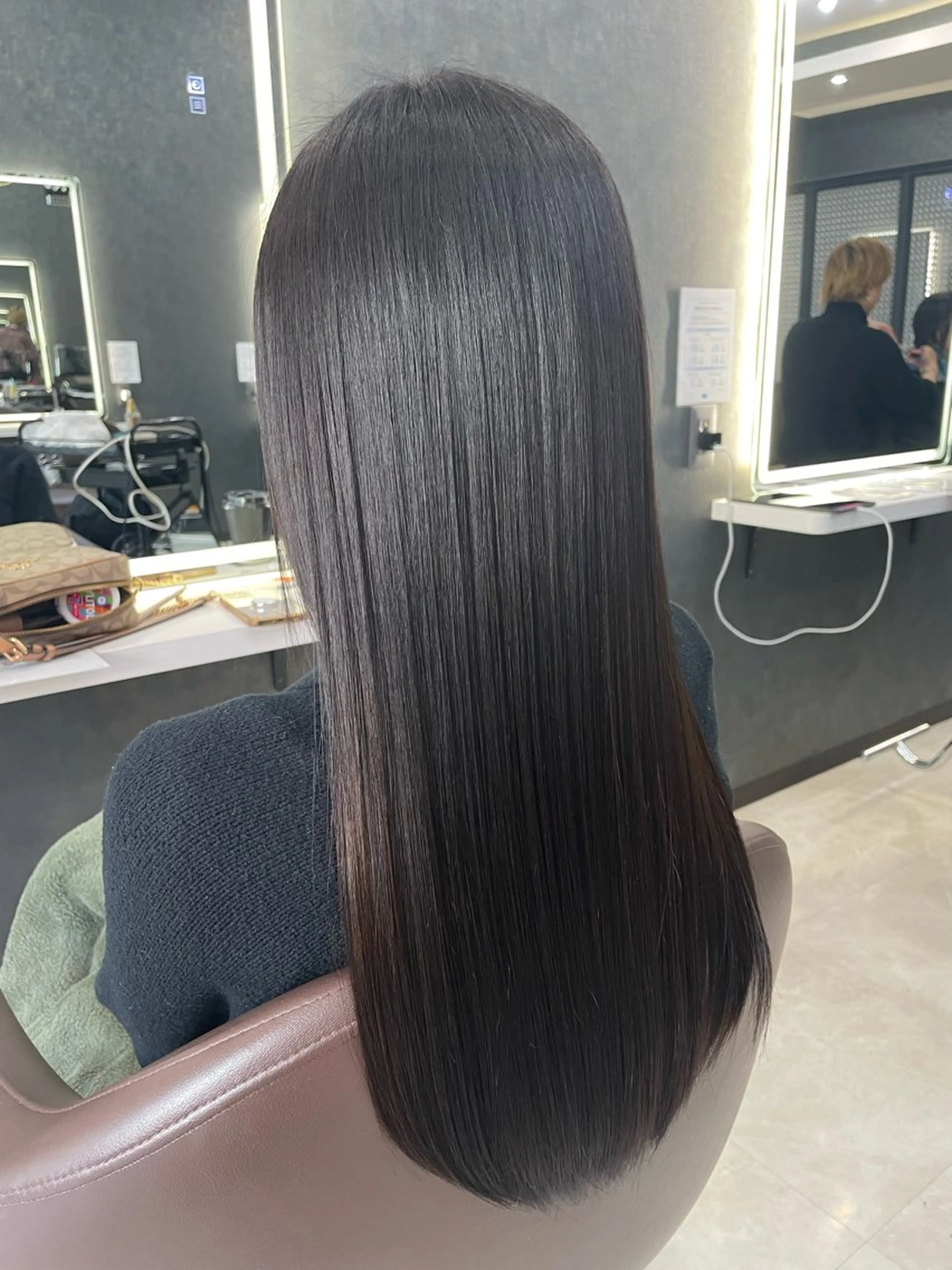 セミロング ヘアカラー DESIGN SALON  LIA・デザインサロンリア所属・問屋町/男前製作ルー ム/メンズ特化/賢佑のヘアスタイル