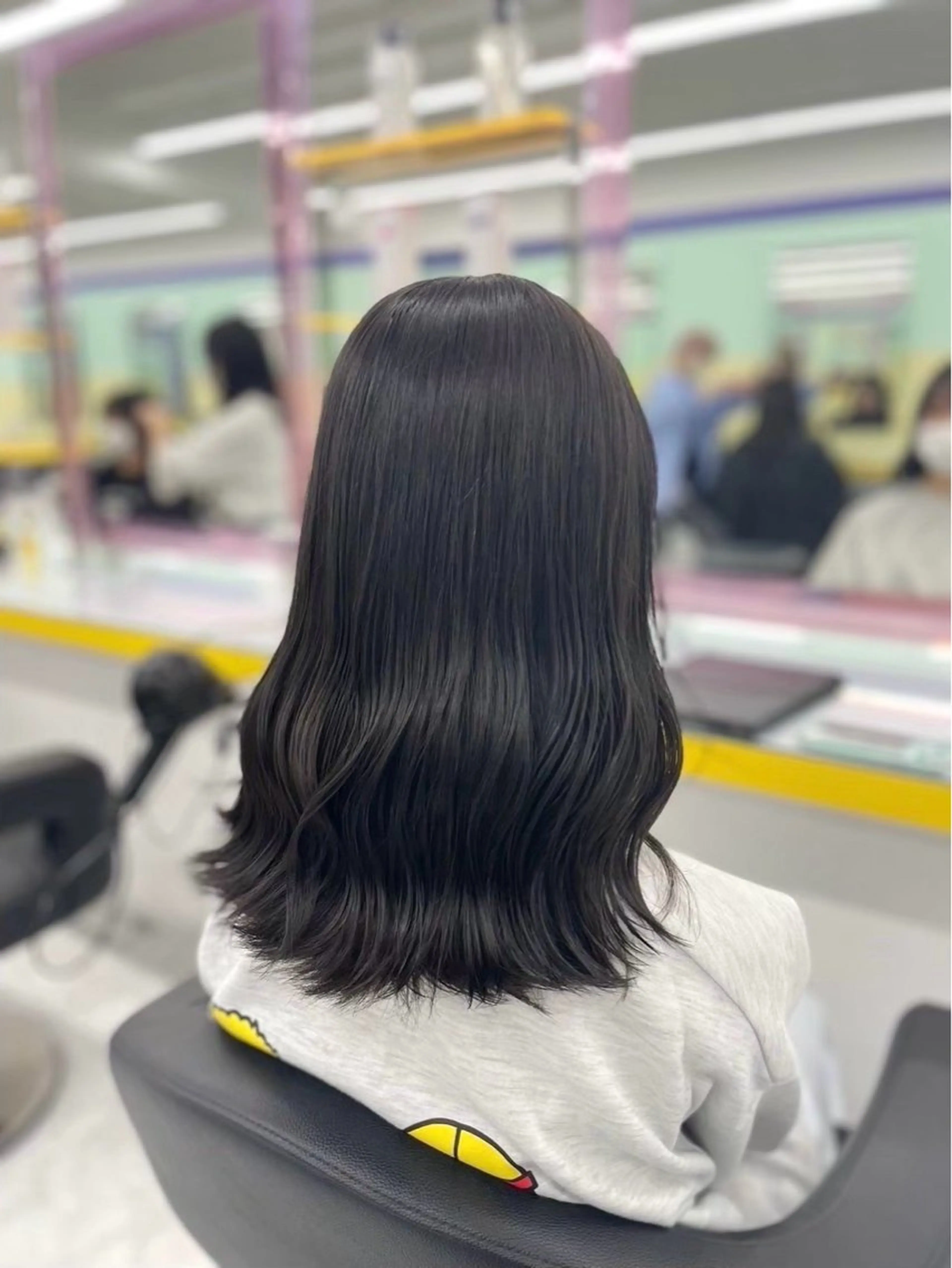 セミロング カラー ヘアカラー トリートメント 海外風ブリーチなし 🫒Rion🫒🩶のヘアスタイル