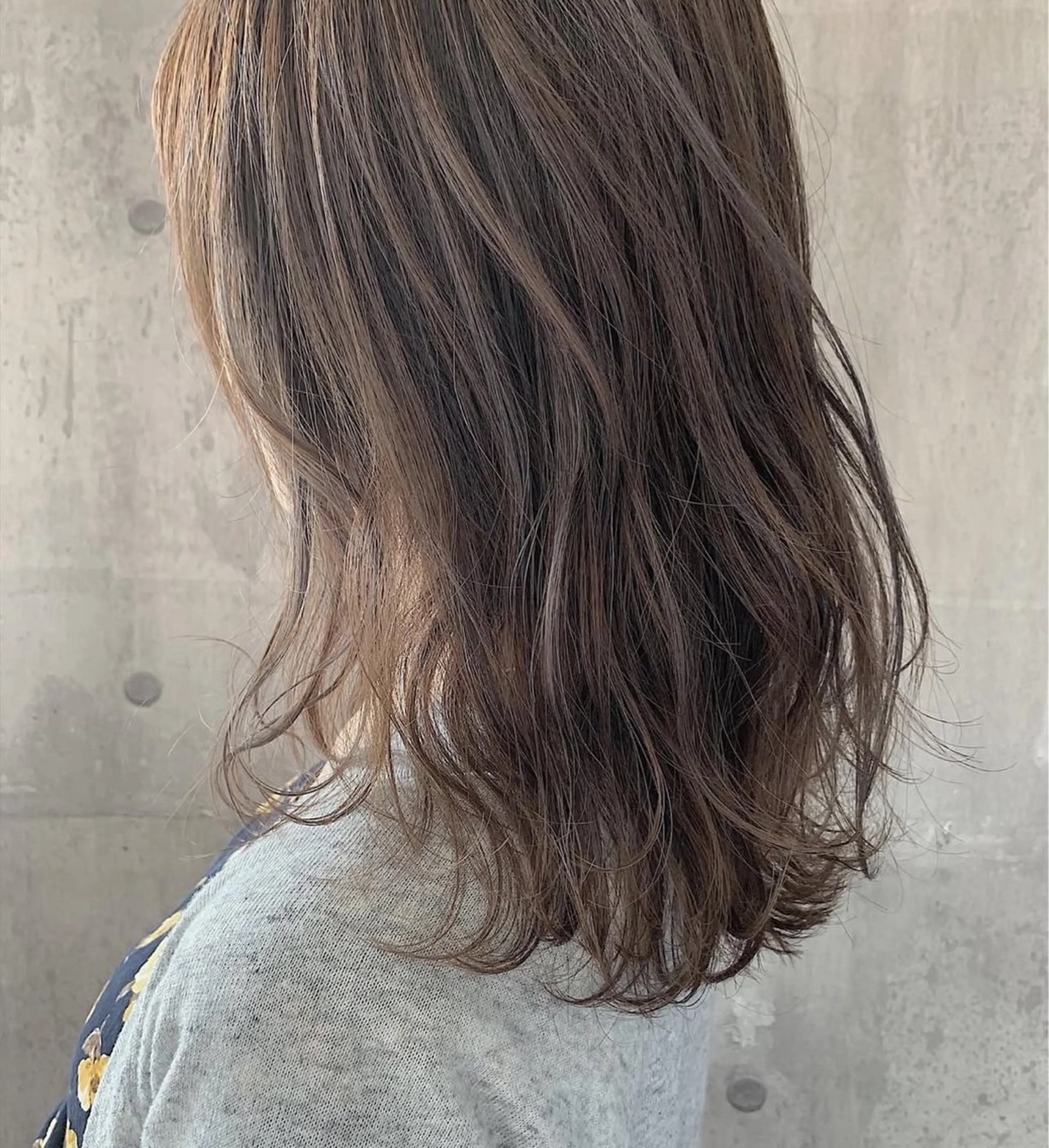 ミディアム Trip 香椎所属・Yukino/ 透明カラーのヘアスタイル