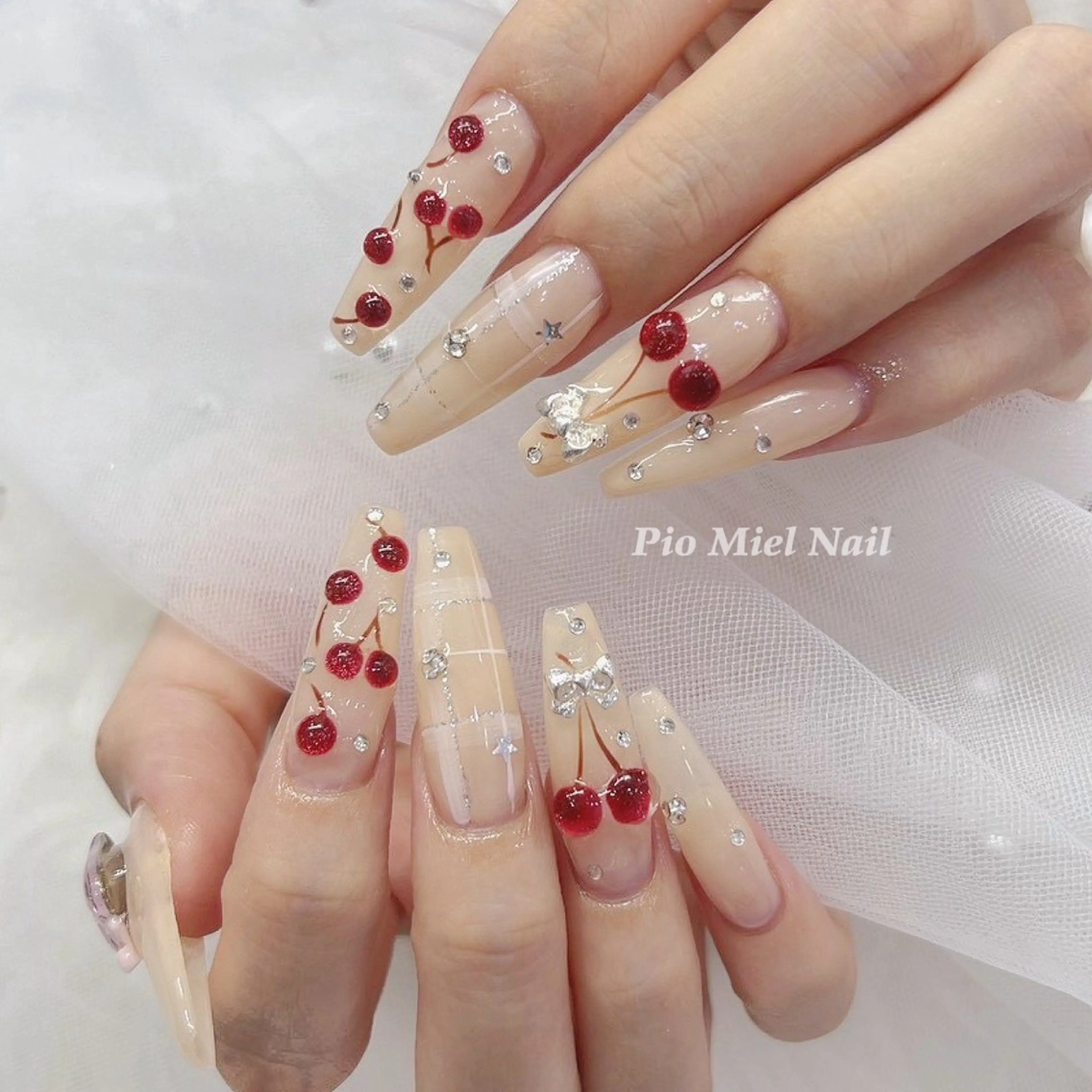 ネイル ジェルネイル ガーリー ロングネイル 持ち込み パラジェル ハンドネイル momo 長さだしのネイルデザイン