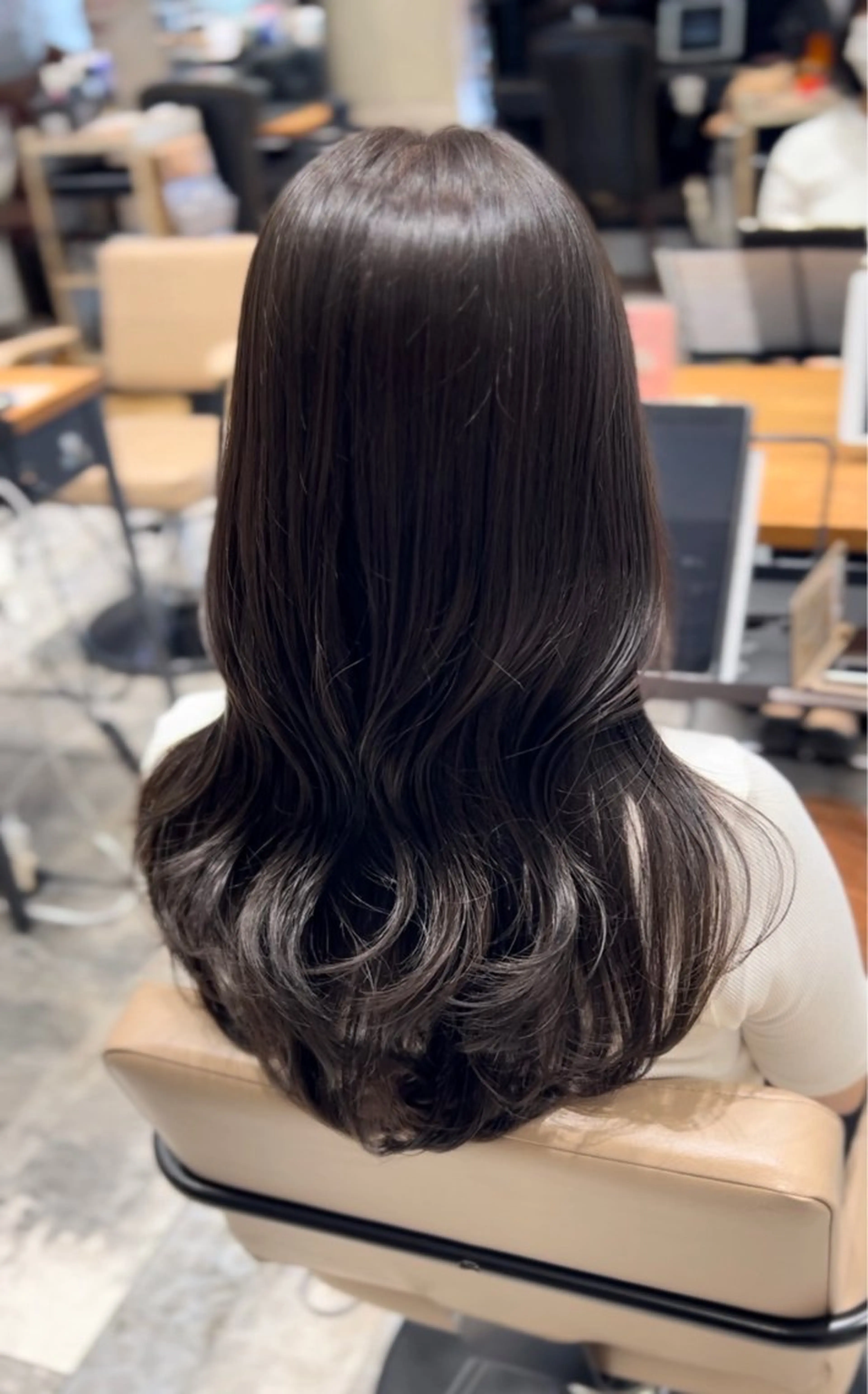 ロング アッシュ くびれヘア レイヤーカット ロング カット ヘアカラー トリートメント 🧡くびれヘア/前髪 顔周り🧡久原結衣のヘアスタイル