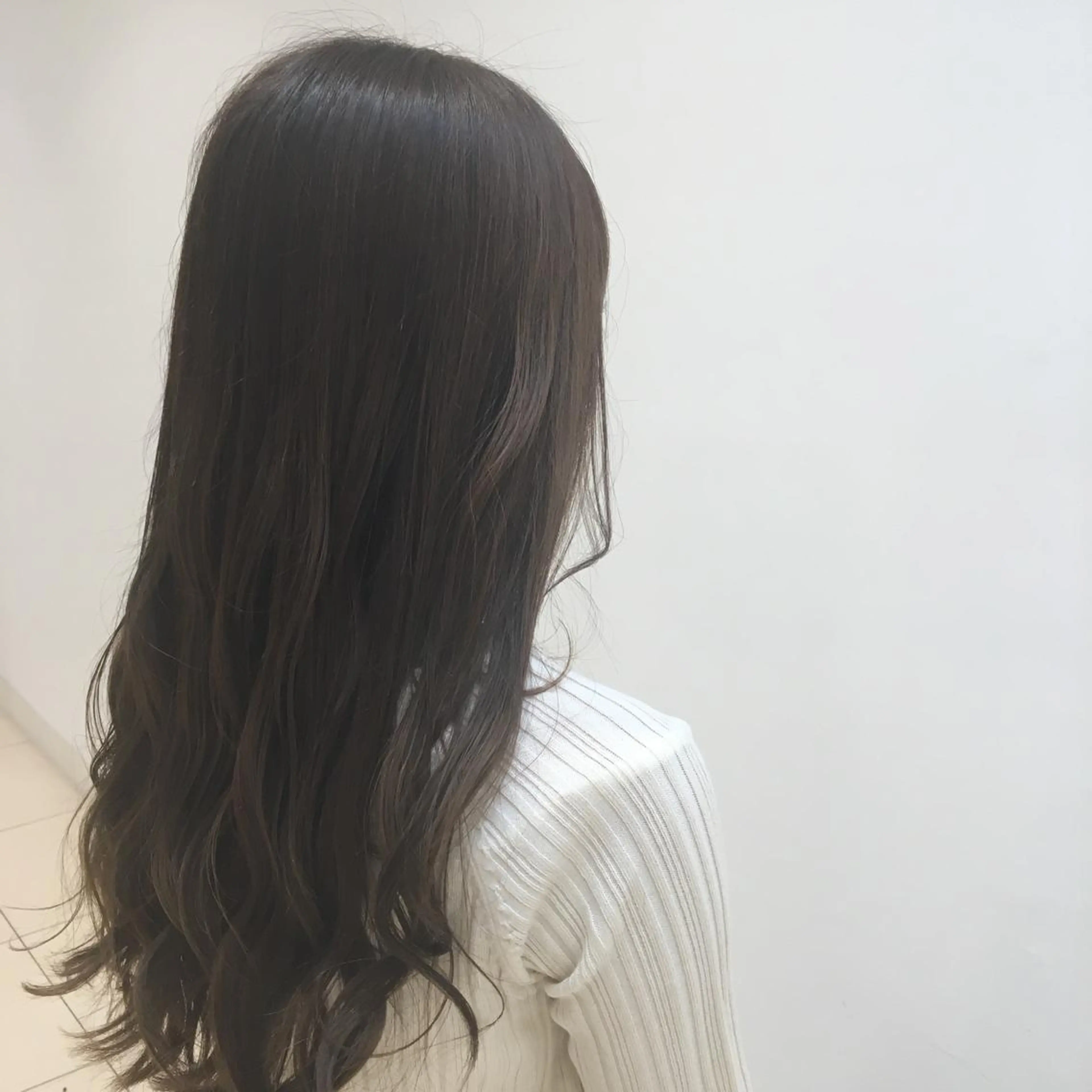 ロング カラー loca by tree所属・うる艶暖色カラー HARUNAのヘアスタイル