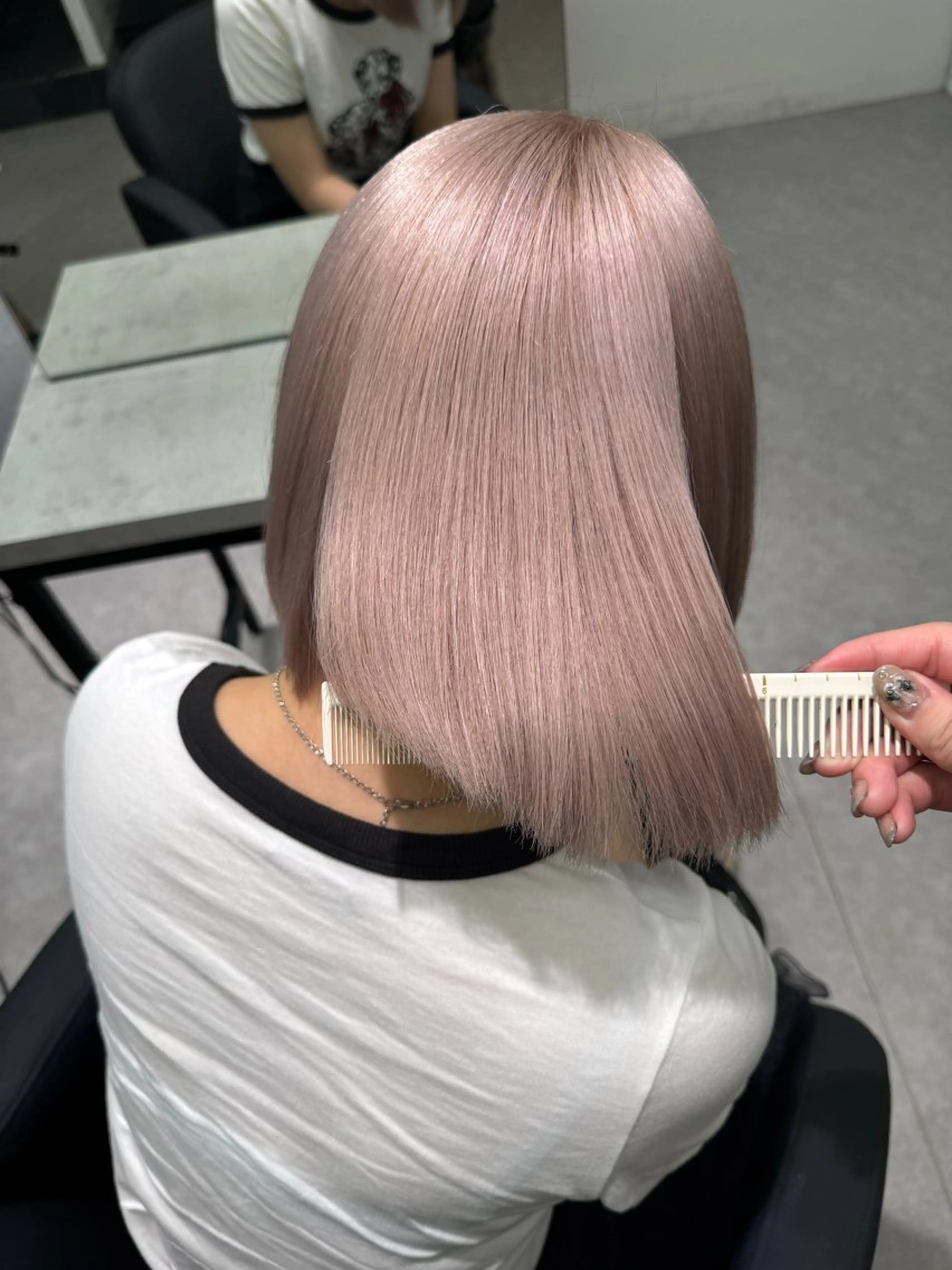 セミロング カラー PELE所属・サキ【渋谷ハイトーン /19歳美容師】のヘアスタイル