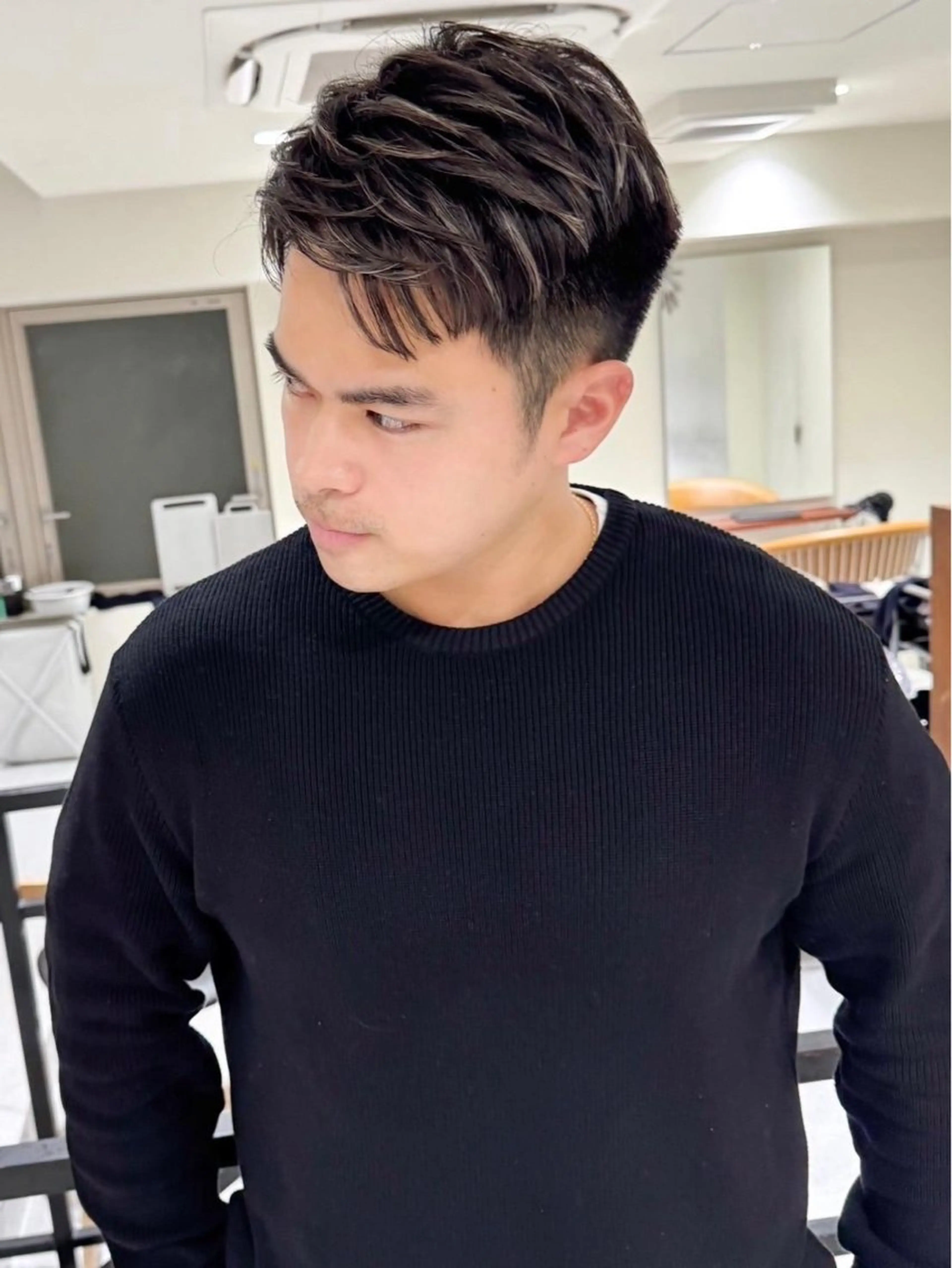 ショート カラー 金碇 祐羽人のヘアスタイル