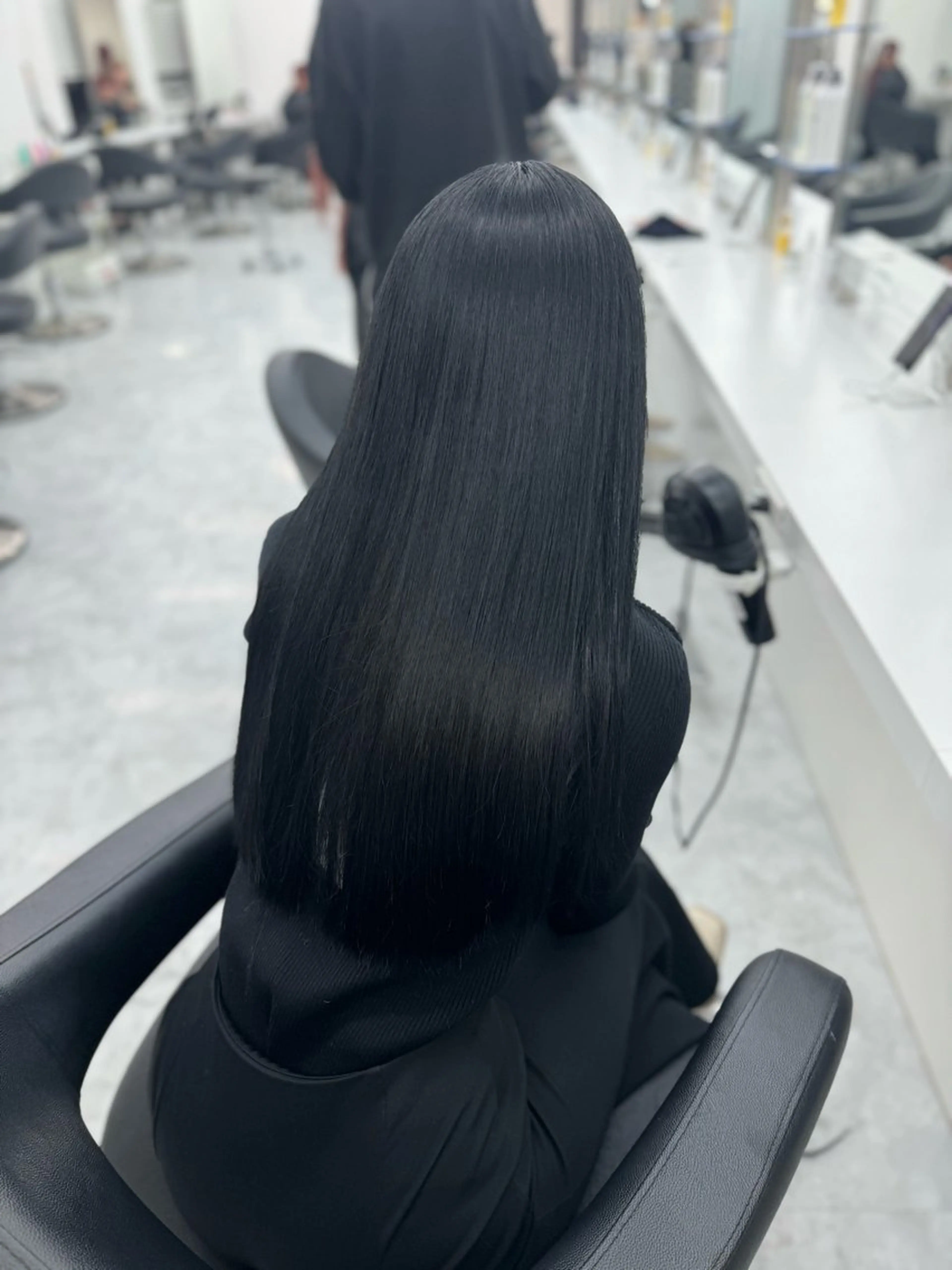 カラー 🩶niina 暗髪韓国系カラー🩶のヘアスタイル
