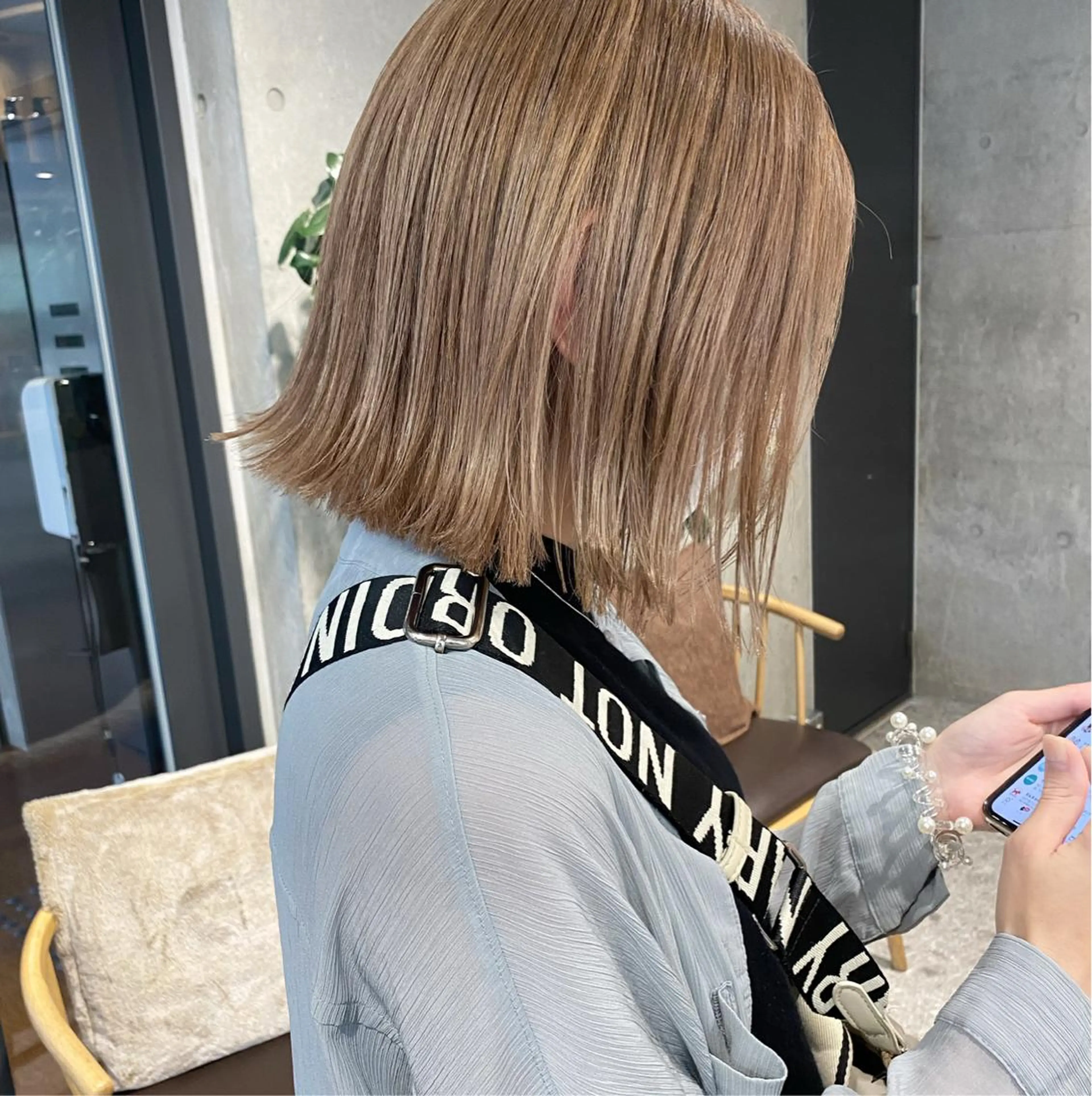 ミディアム カラー ベージュカラー ミルクティーベージュ その他 デザインカラー 店長🌈annaのヘアスタイル
