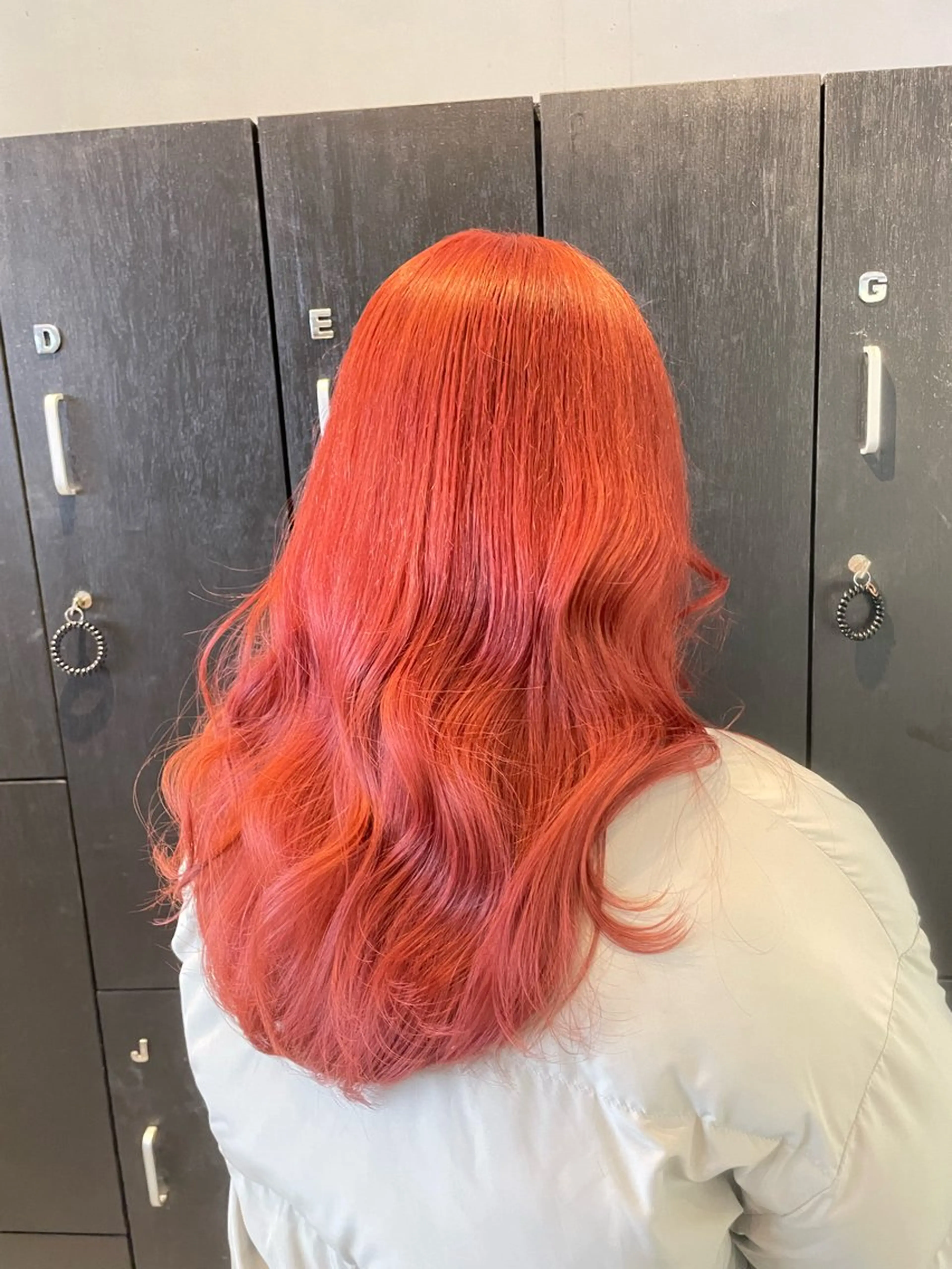 カラー レッドカラー ヘアカラー ハイトーンカラー🩵 指名多数💗横山聖奈のヘアスタイル