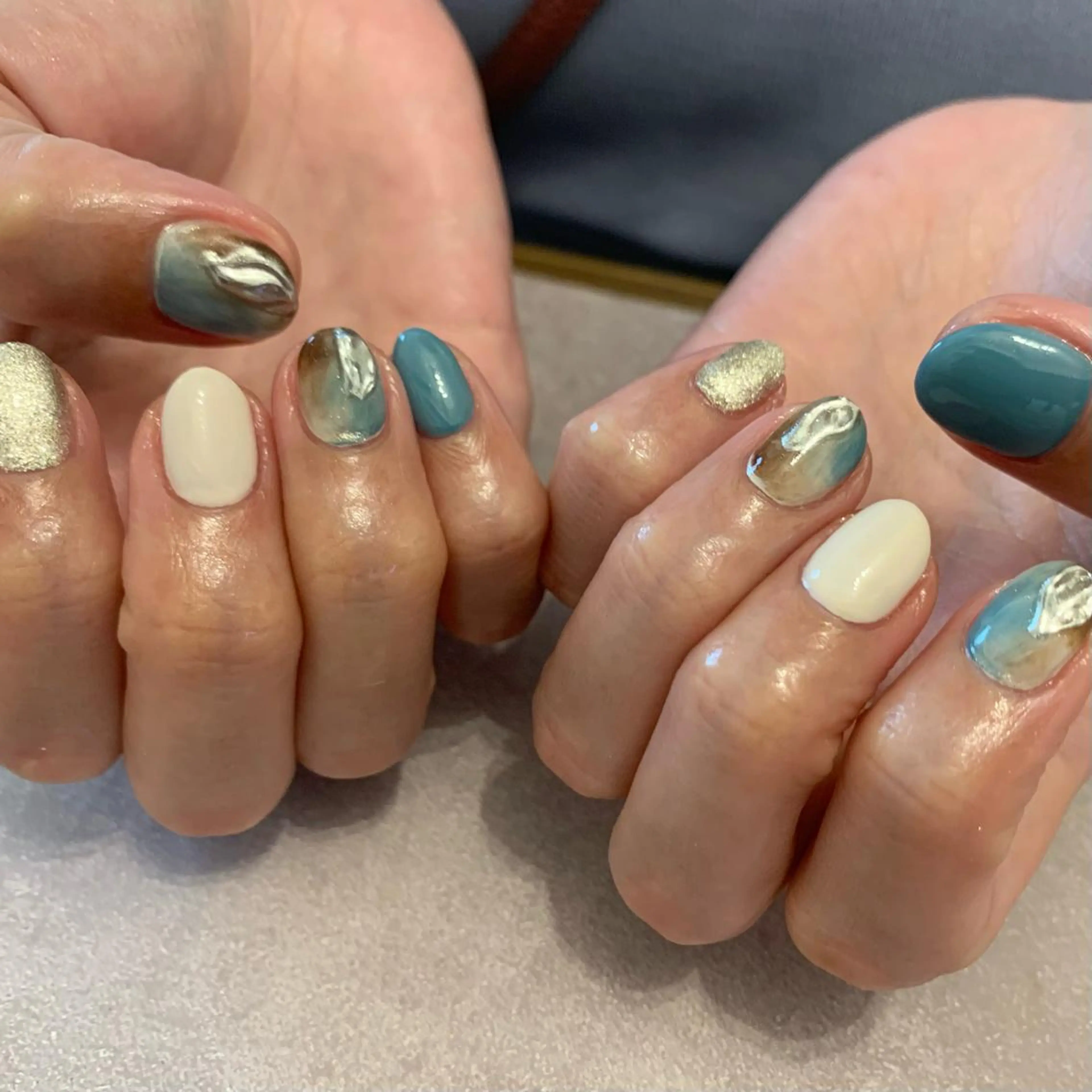 ネイル ハンドネイル komorebi. 小峯 真実のネイルデザイン