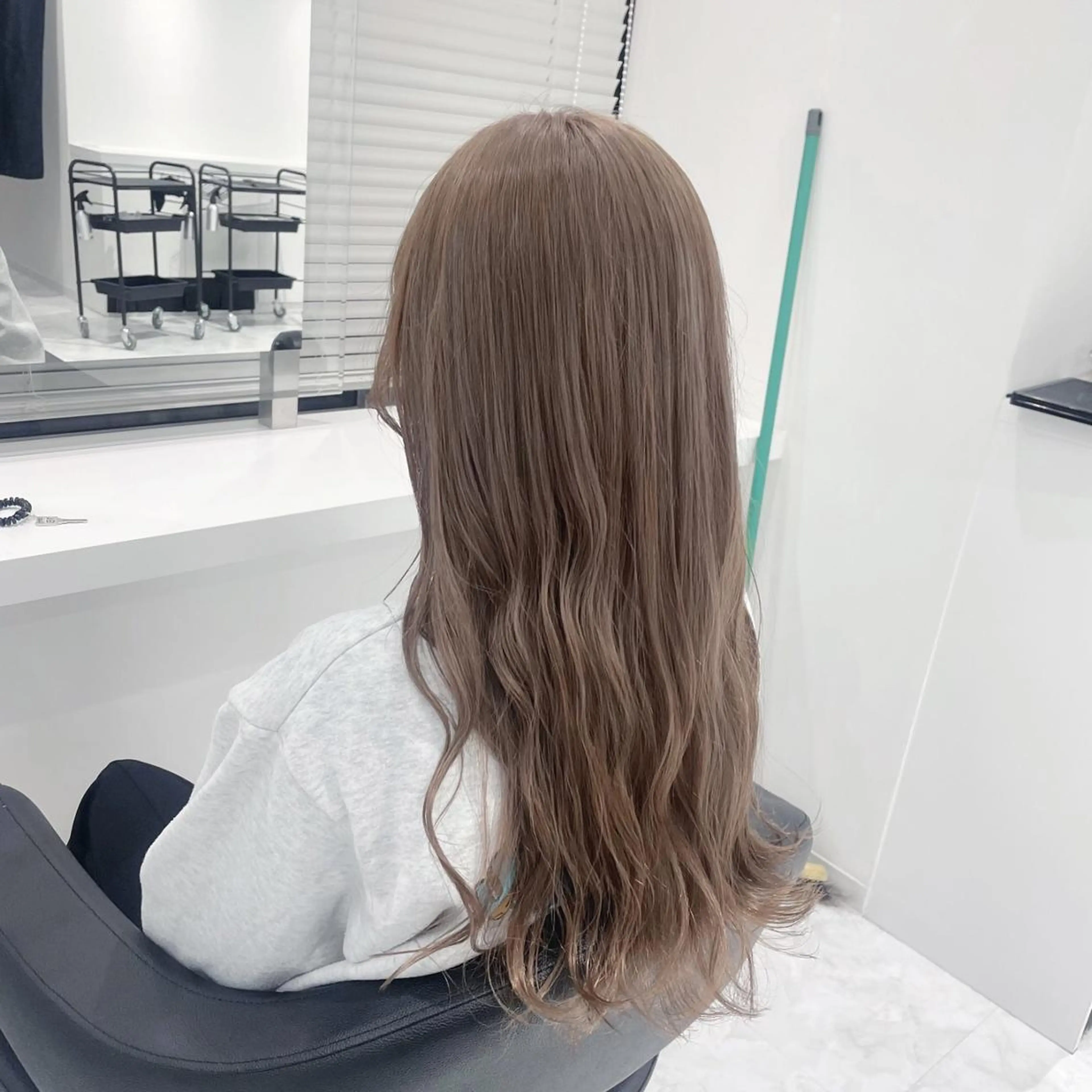 カラー ロング ベージュ‎/ダブルカ ラー/RINKA🎀のヘアスタイル