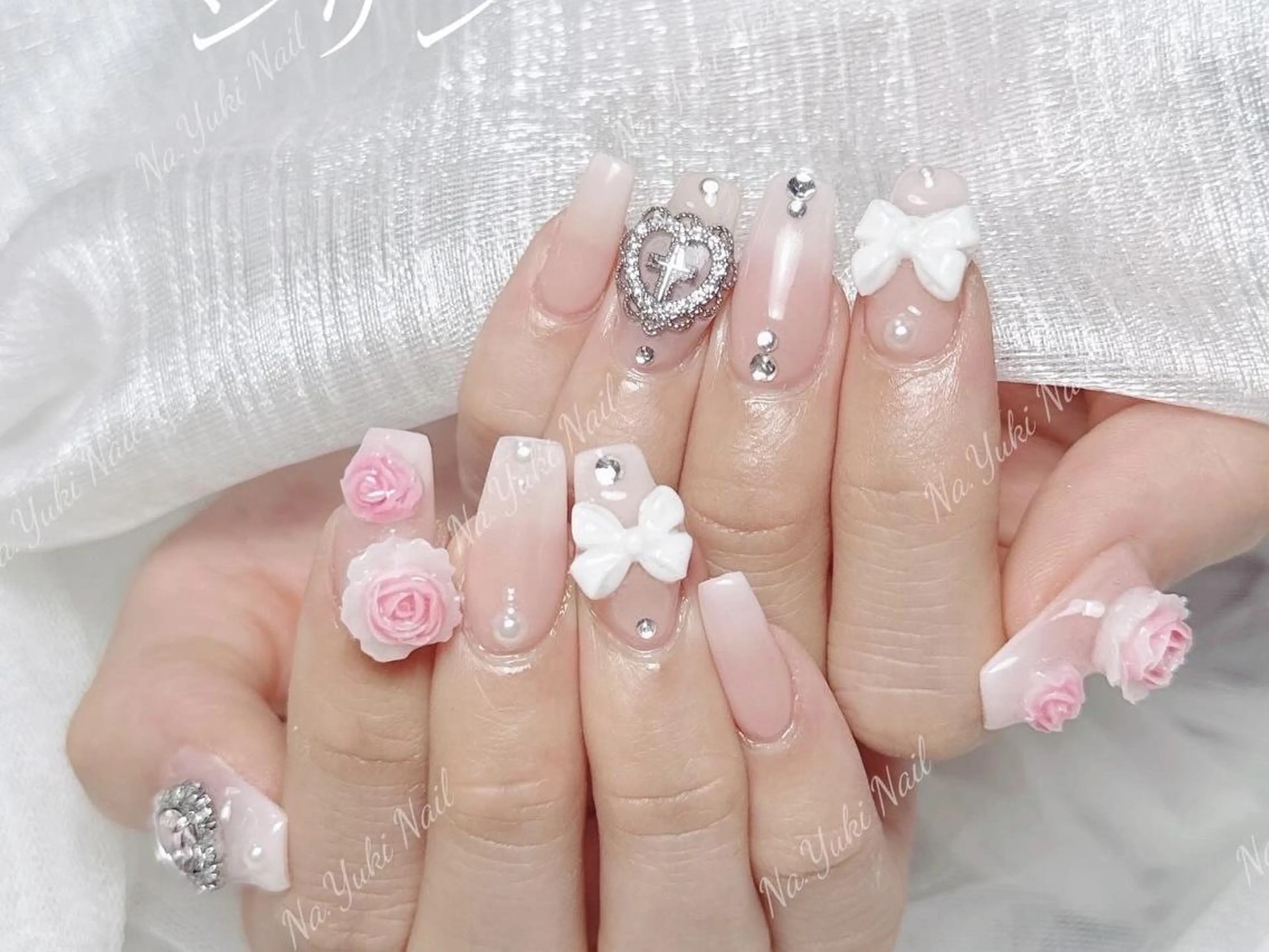 ネイル Queenie 🦋のネイルデザイン