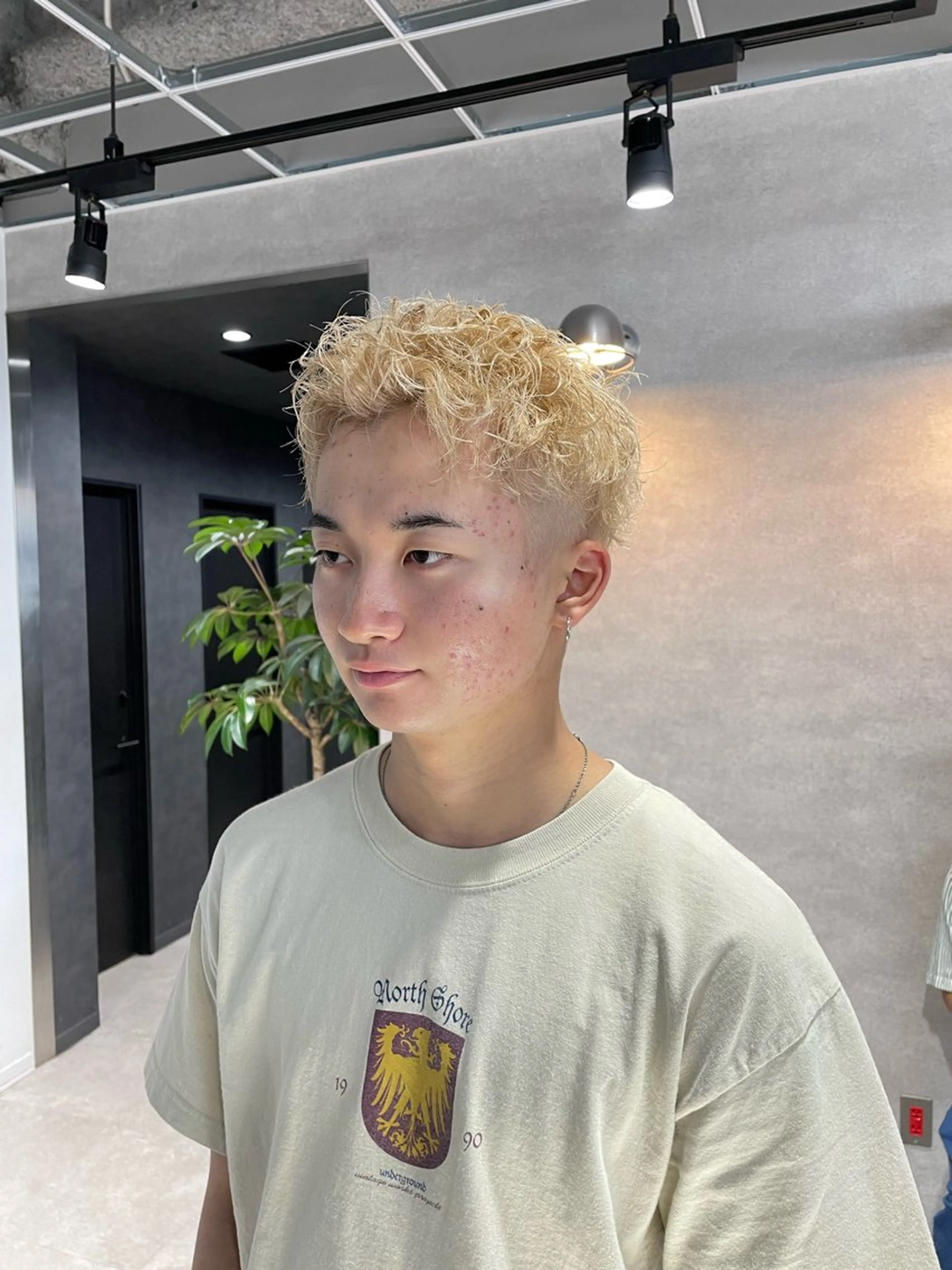 ショート カラー メンズ スパイキーショート ショートヘア カット ヘアカラー 垢抜けハイトーン☀/ 笑顔の美容師/しゅんのヘアスタイル