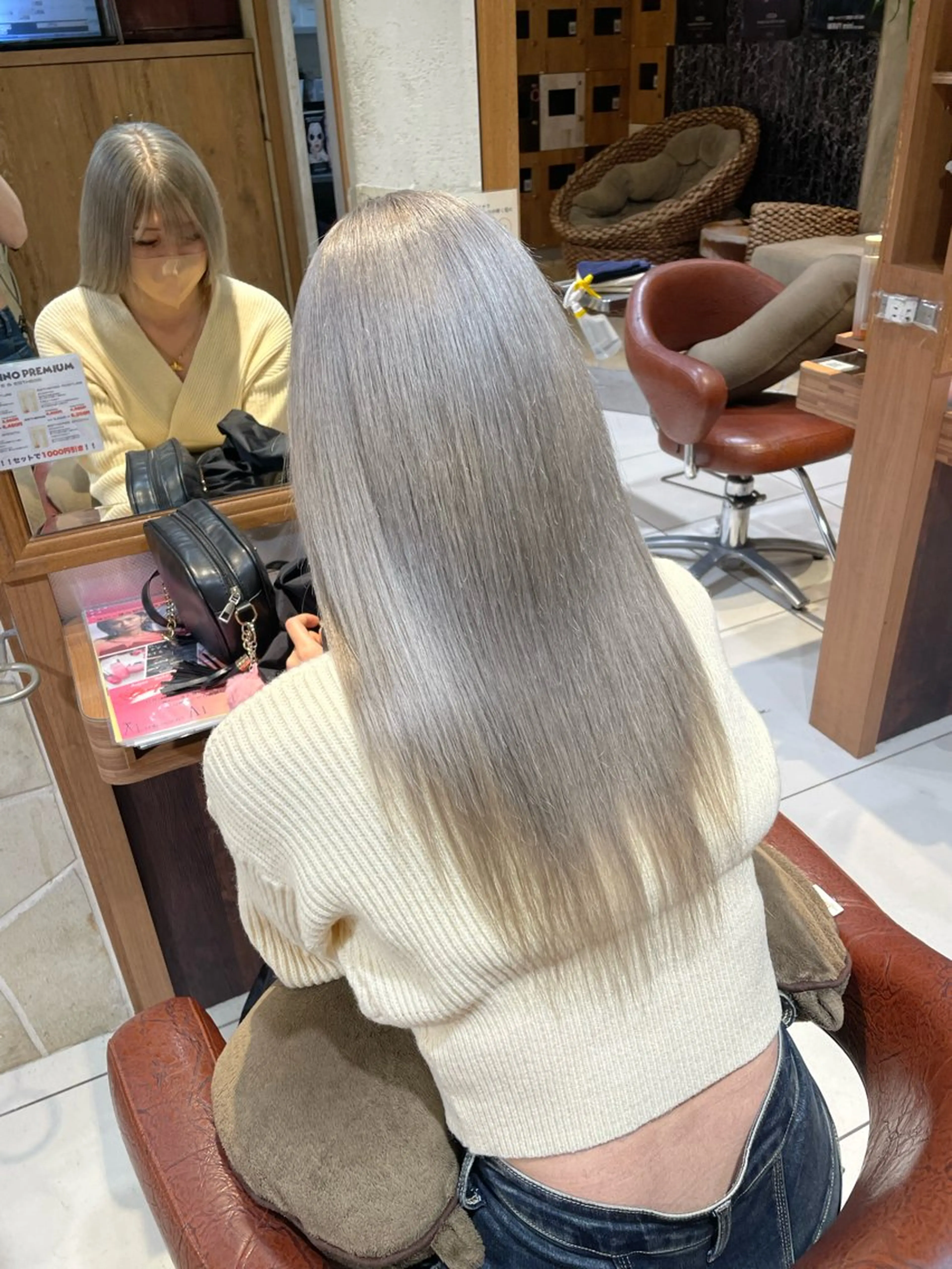 ロング カラー 赤みを押えたカラー➰ ケアブリーチのヘアスタイル