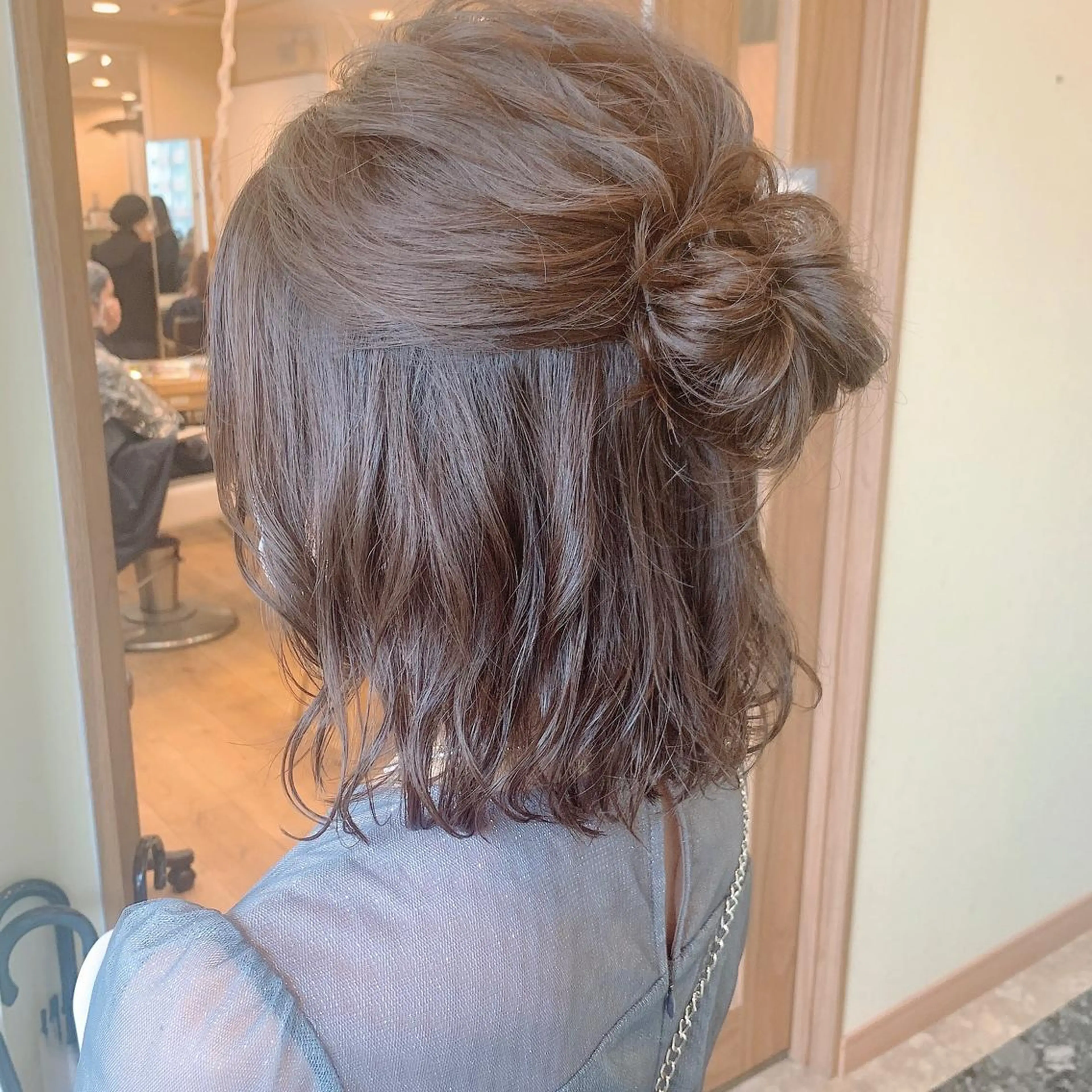 ショート ヘアアレンジ ハーフアップ ボブ ヘアセット NUMBER_ ユイナのヘアスタイル