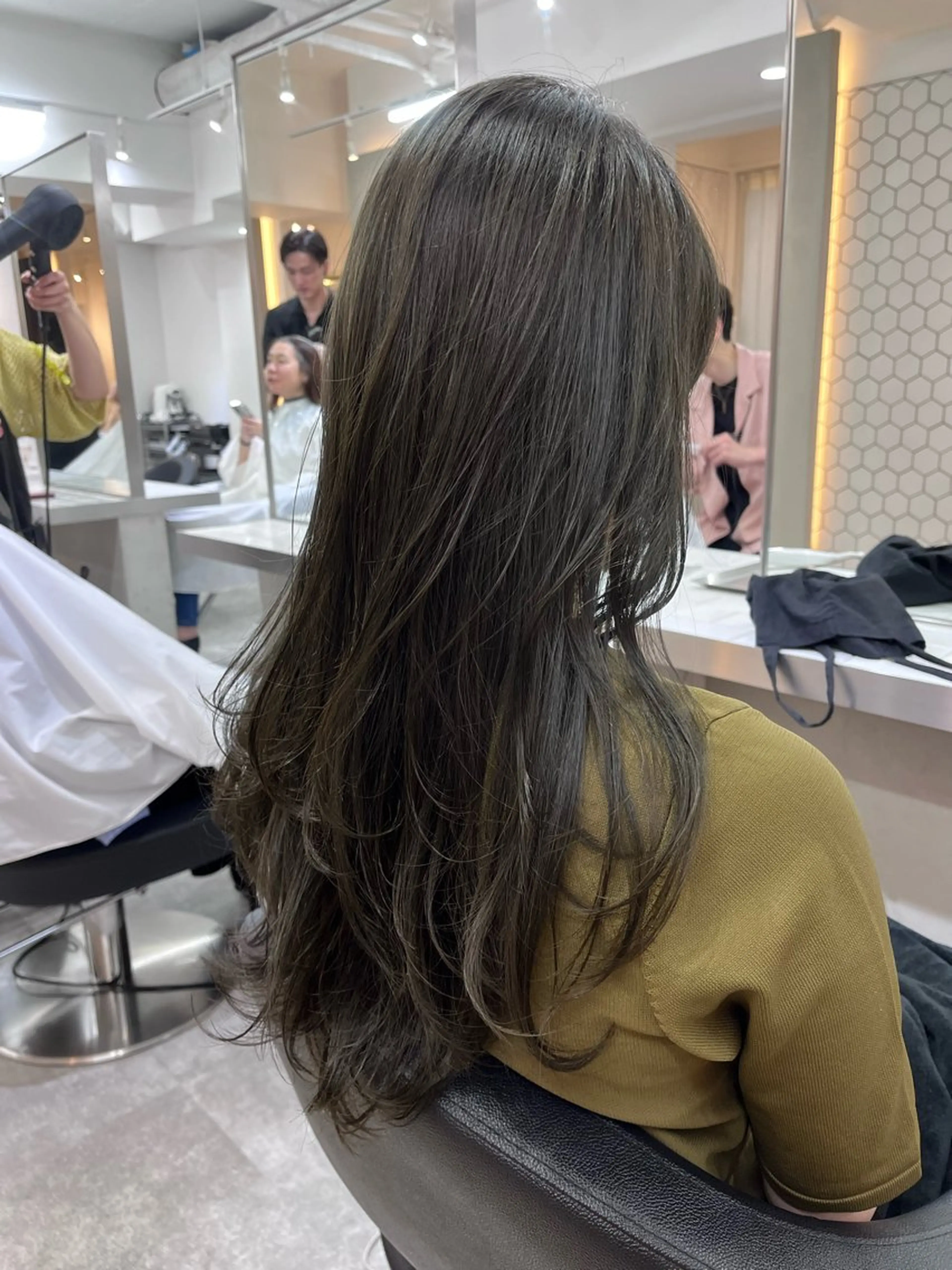ロング カット ヘアカラー トリートメント Ｖｉｏｔ  銀座 樋口 桃佳のヘアスタイル