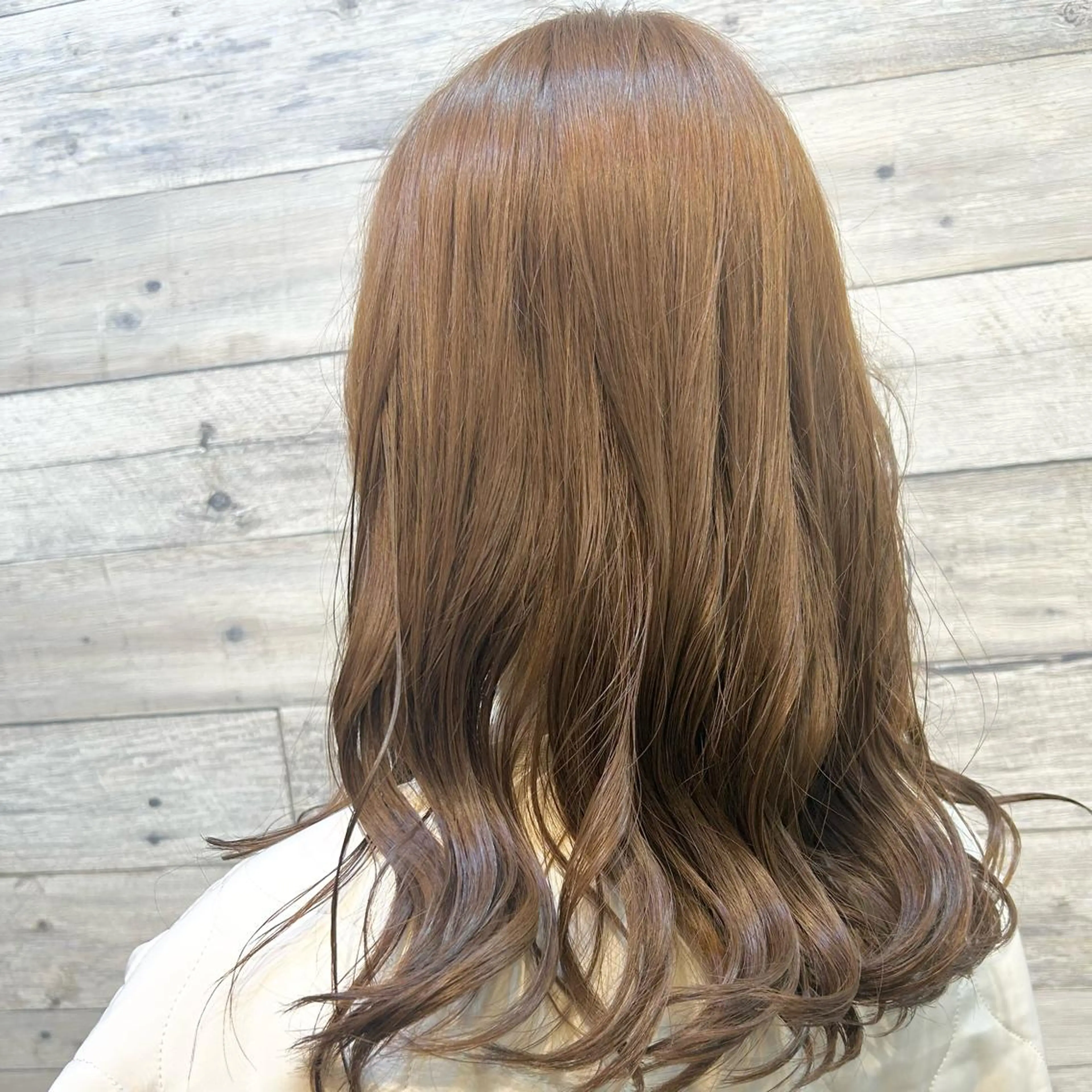 ロング ent所属・安本 瑠愛のヘアスタイル