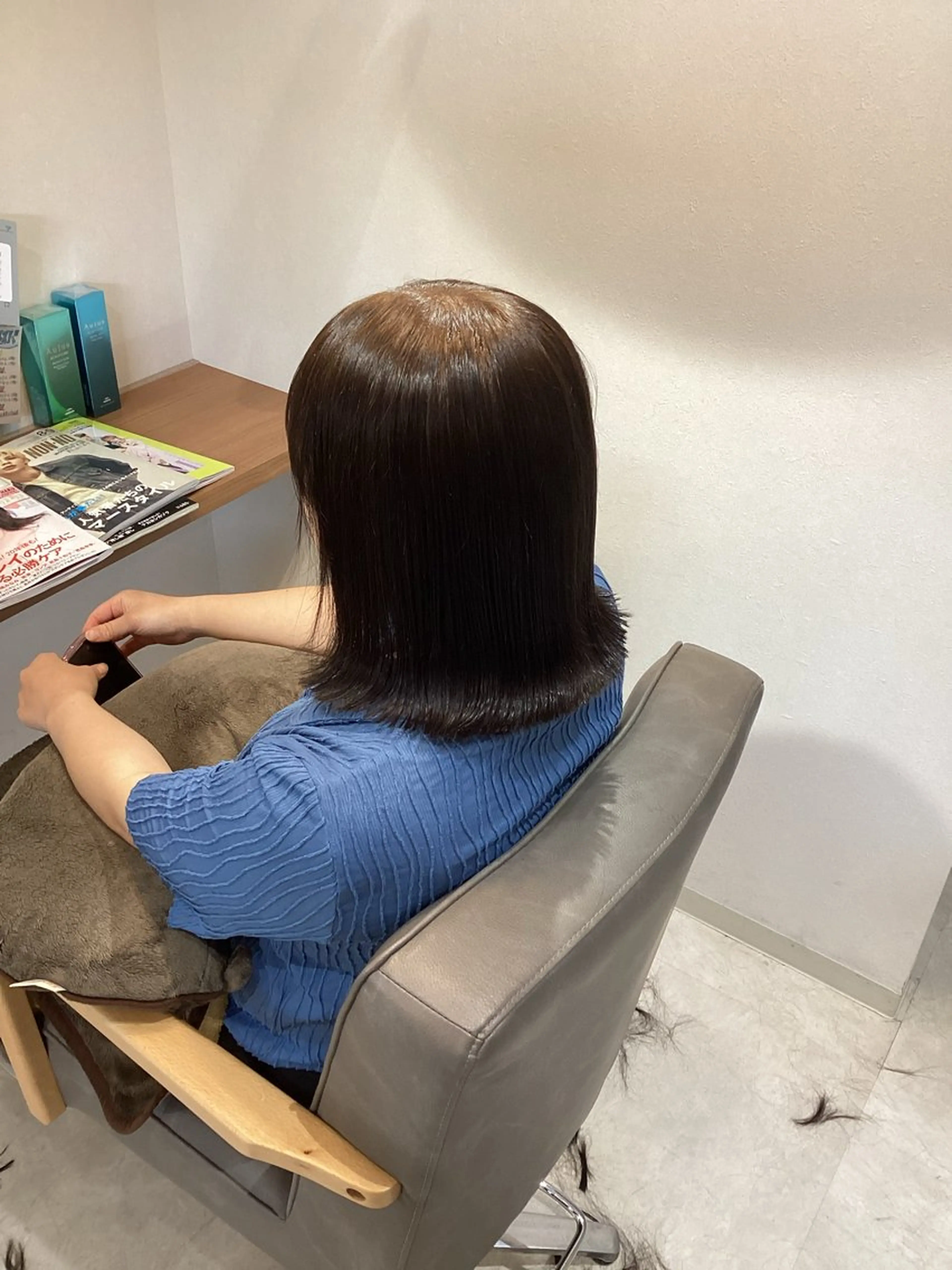 ミディアム カラー アッシュ アッシュグレー アッシュグレージュ 透明感カラー グレージュ カット ヘアカラー ayaka |トレンドヘアのヘアスタイル