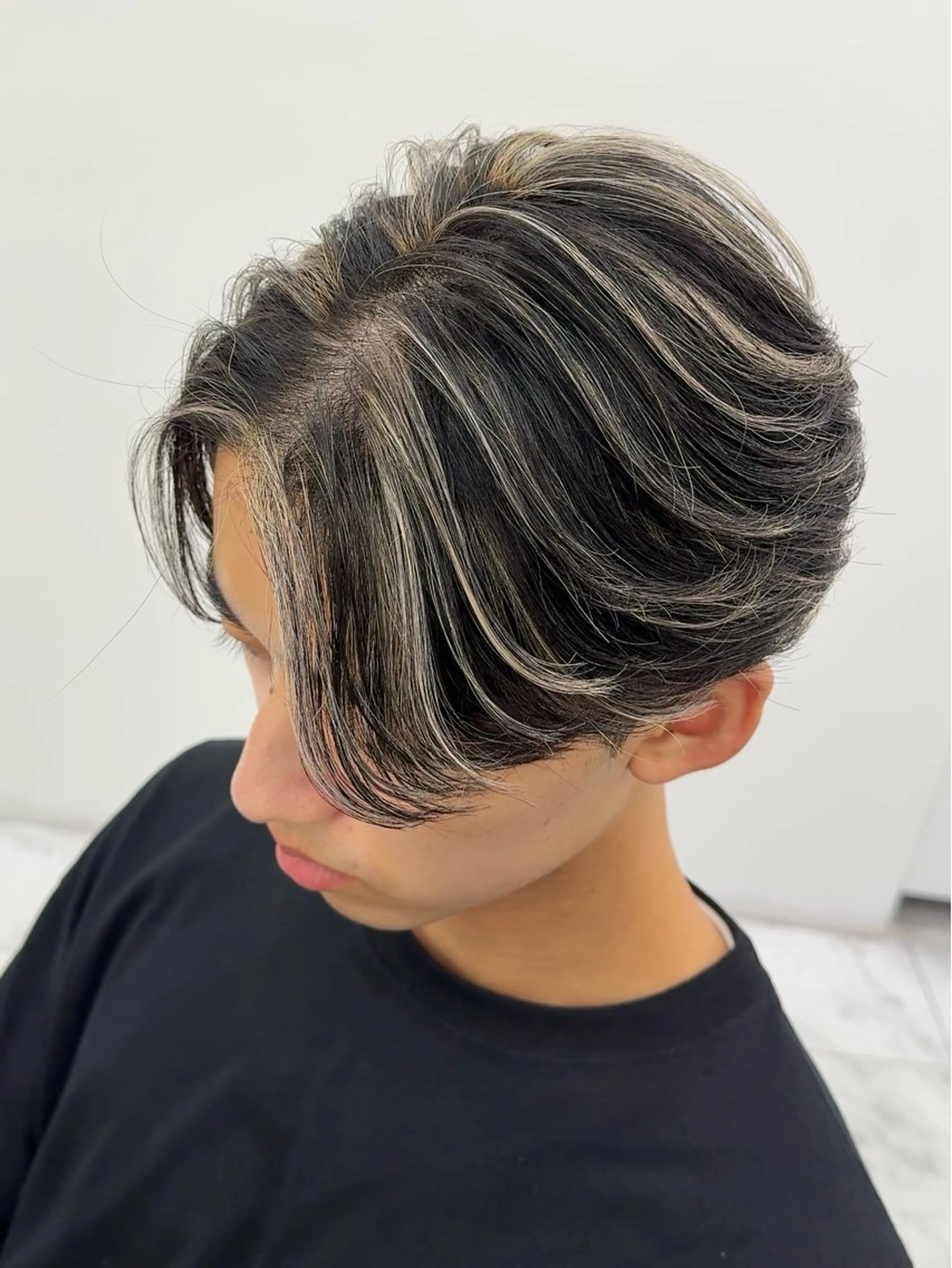 カラー メンズ ヘアカラー 𝐚𝐨𝐢 メンズ ‪‪/メッシュのヘアスタイル
