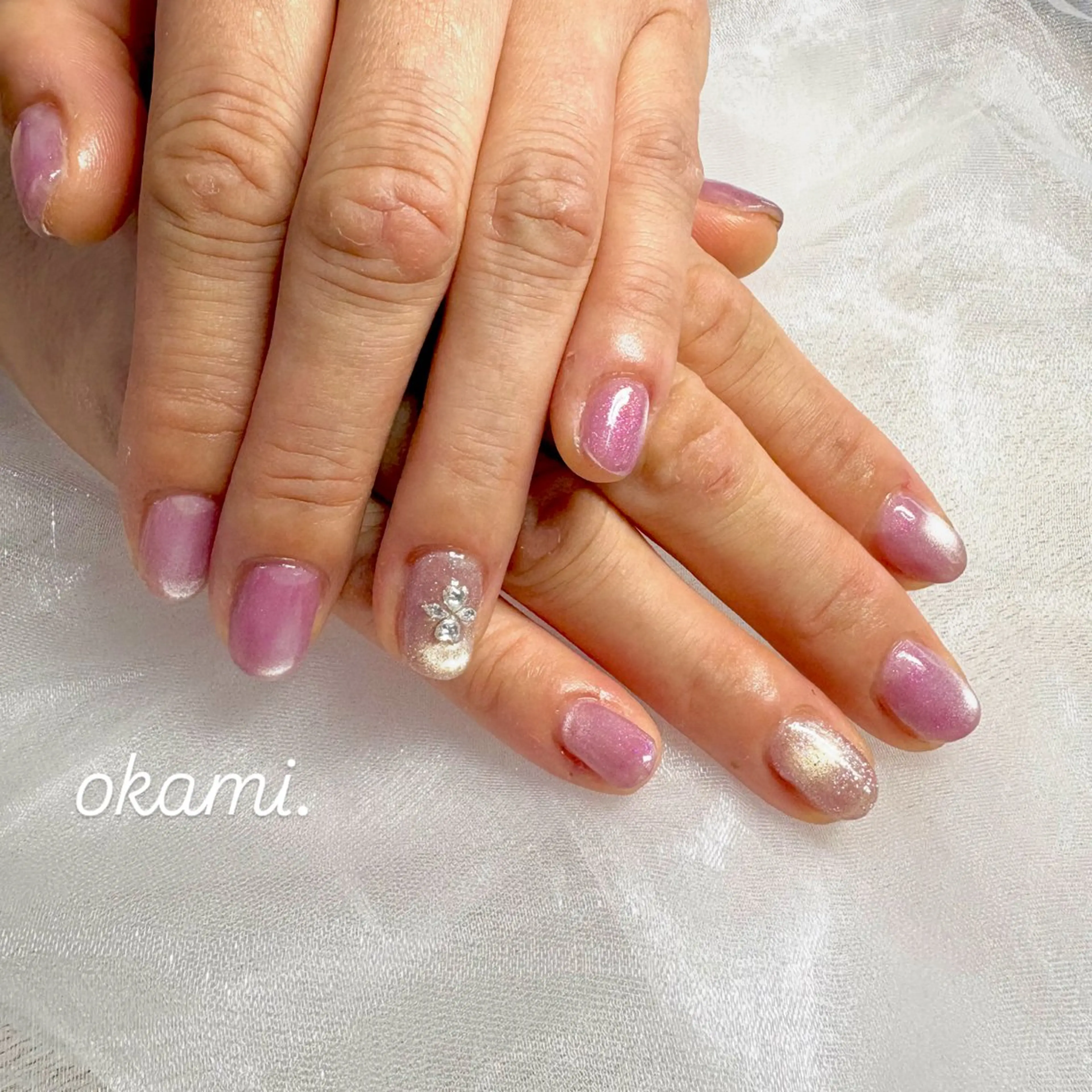 ネイル ストーンネイル おかみねいる所属・津久井 美紅のネイルデザイン