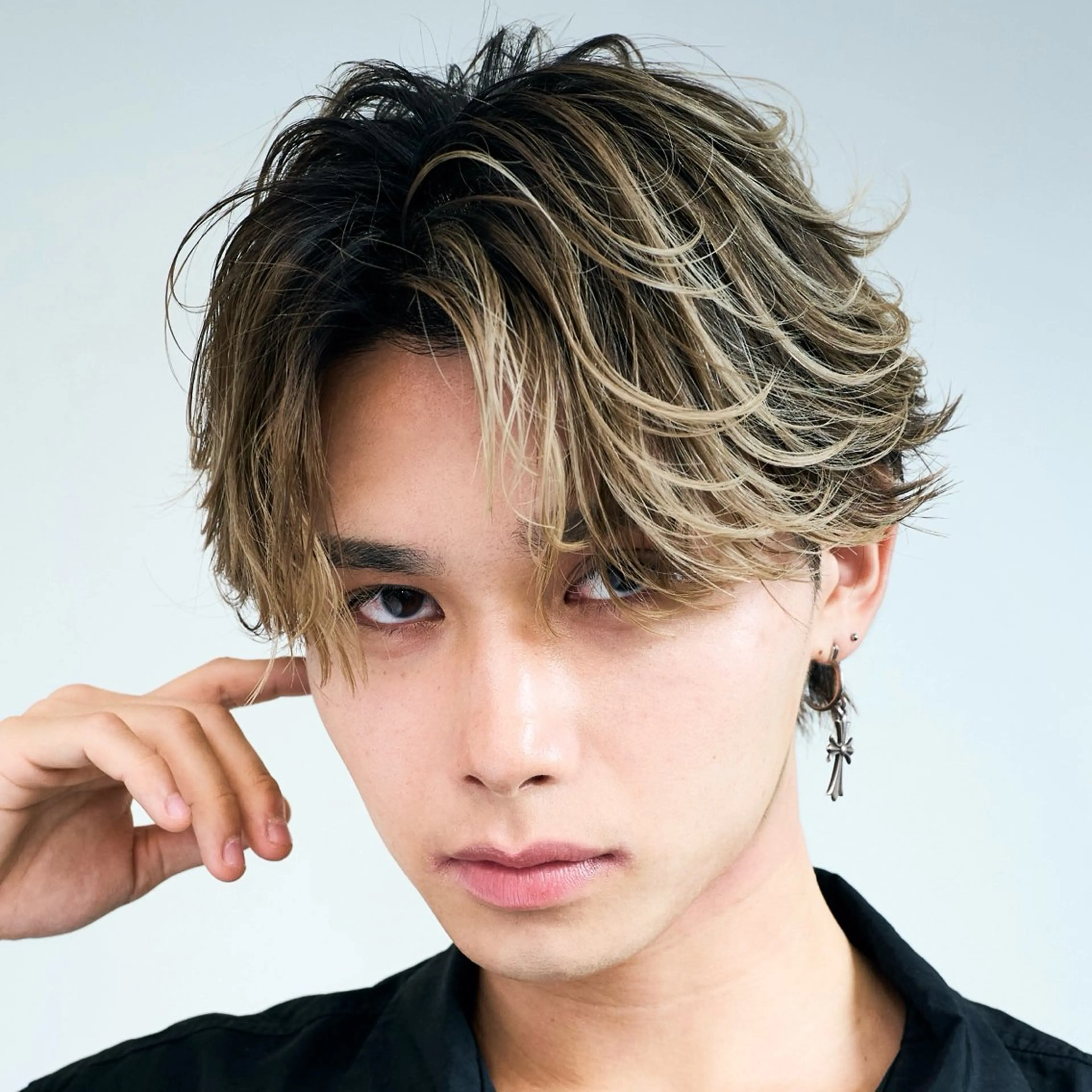 カラー メンズ メンズブリーチ ダウンパーマ メンズハイトーン カルマパーマ メンズ韓国風 カット ヘアカラー トリートメント 《メンズ特化》韓国風 パーマ/千原涼麻のヘアスタイル
