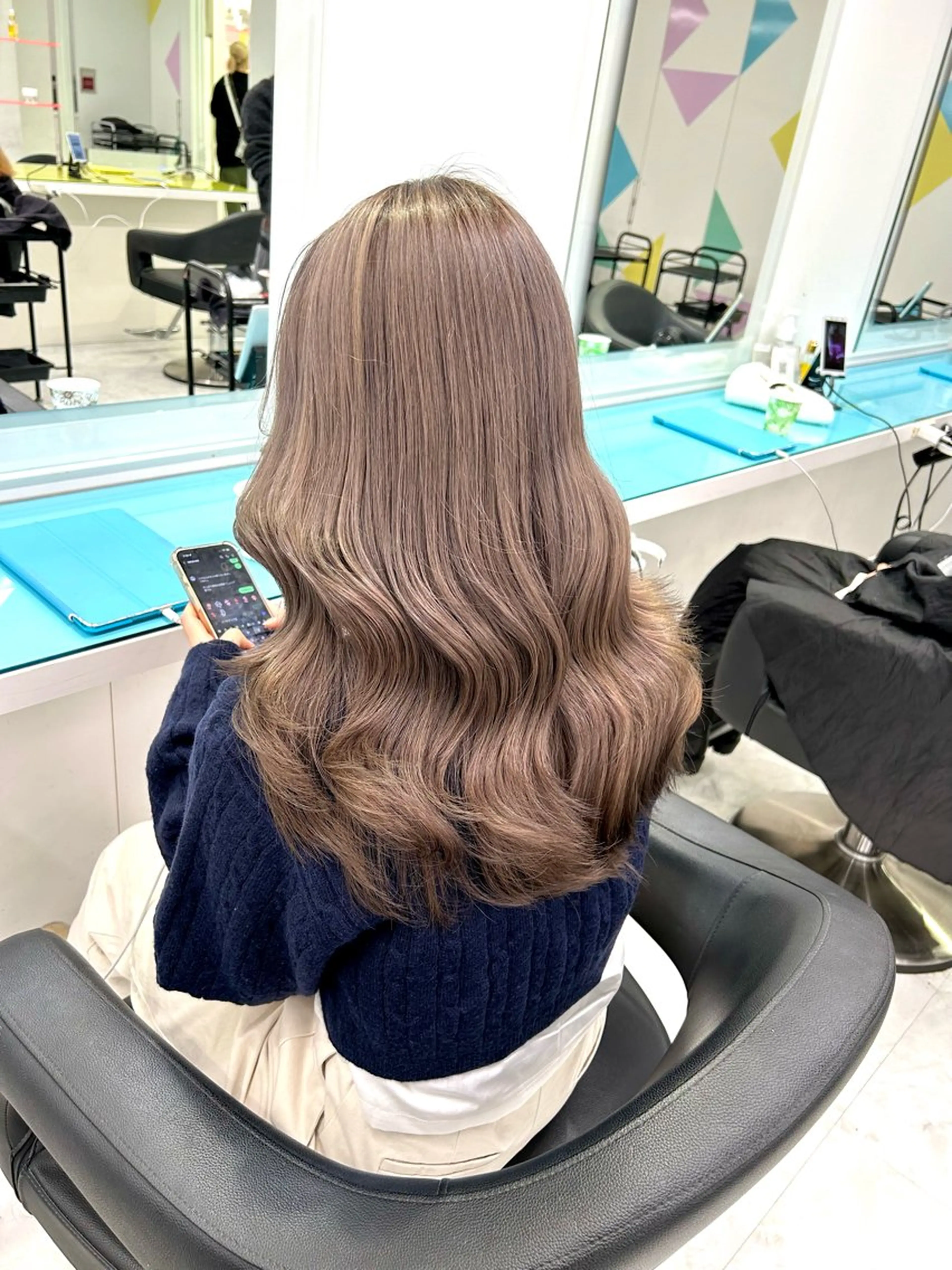 ロング カラー ヘアアレンジ ヘアカラー トリートメント トレンドモテカラー 🩷色落ちまで可愛くのヘアスタイル