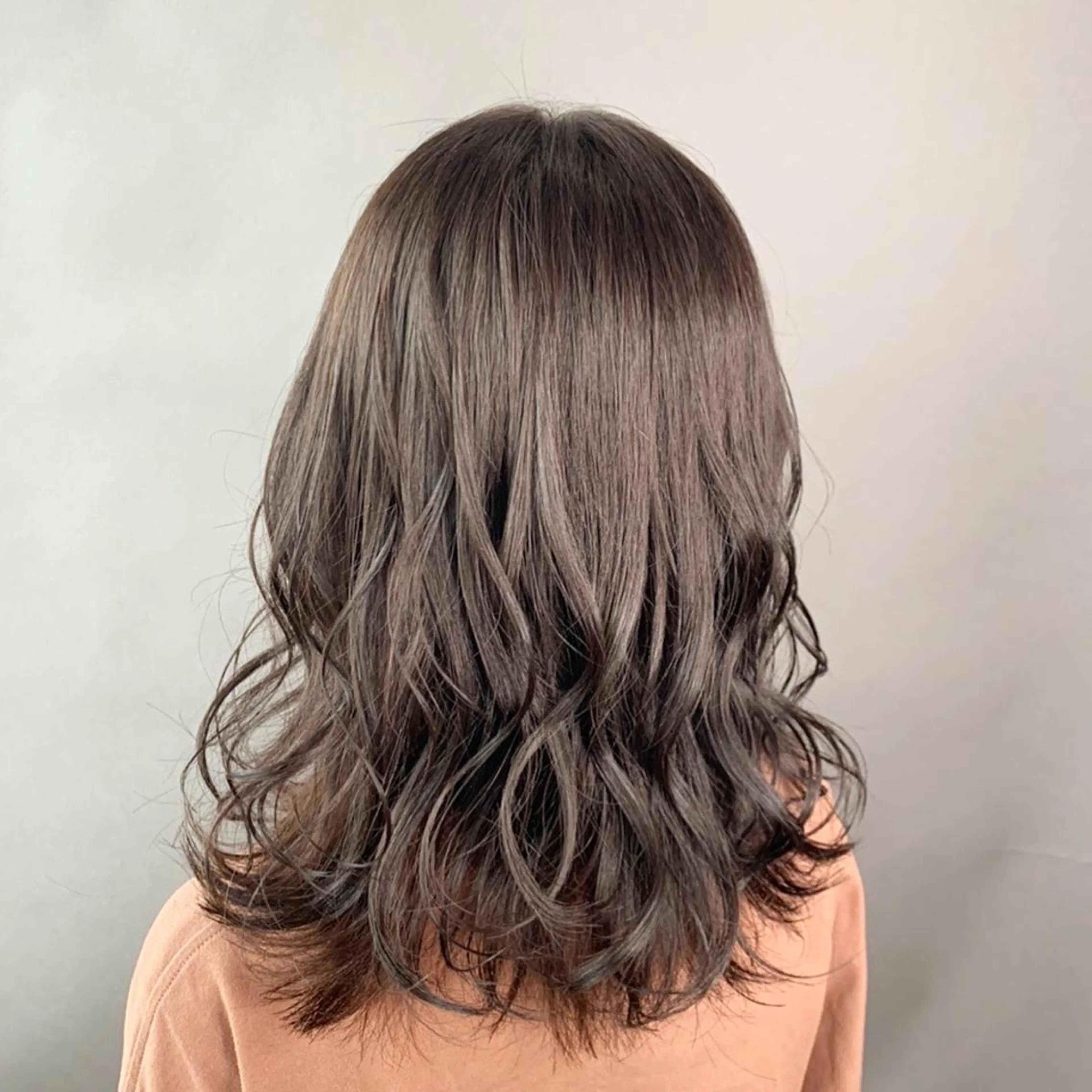 ミディアム カラー ヘアカラー 福森 みずきのヘアスタイル