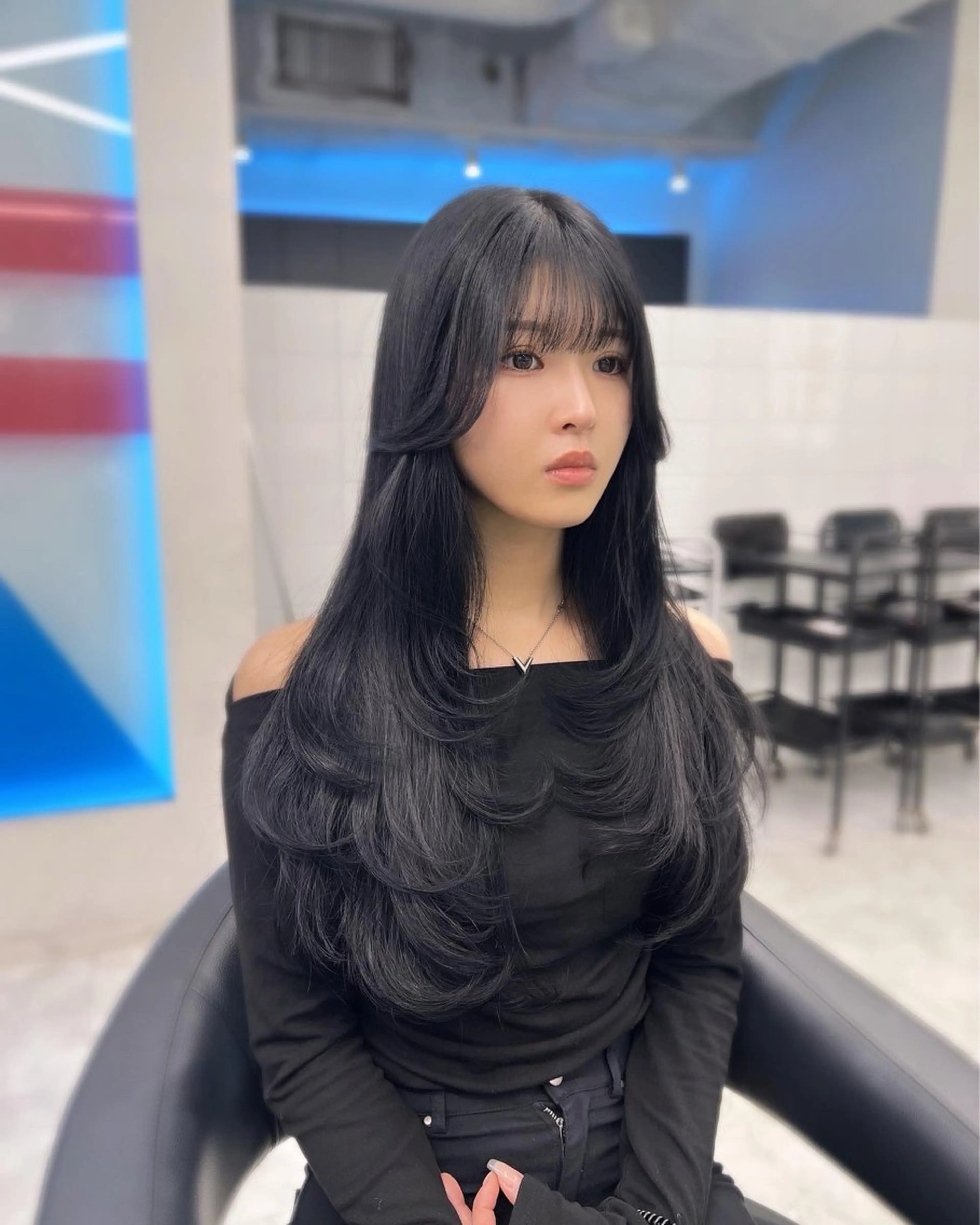 ロング カラー 🇨🇳中韓レイヤー 暗髪カラー🇰🇷のヘアスタイル