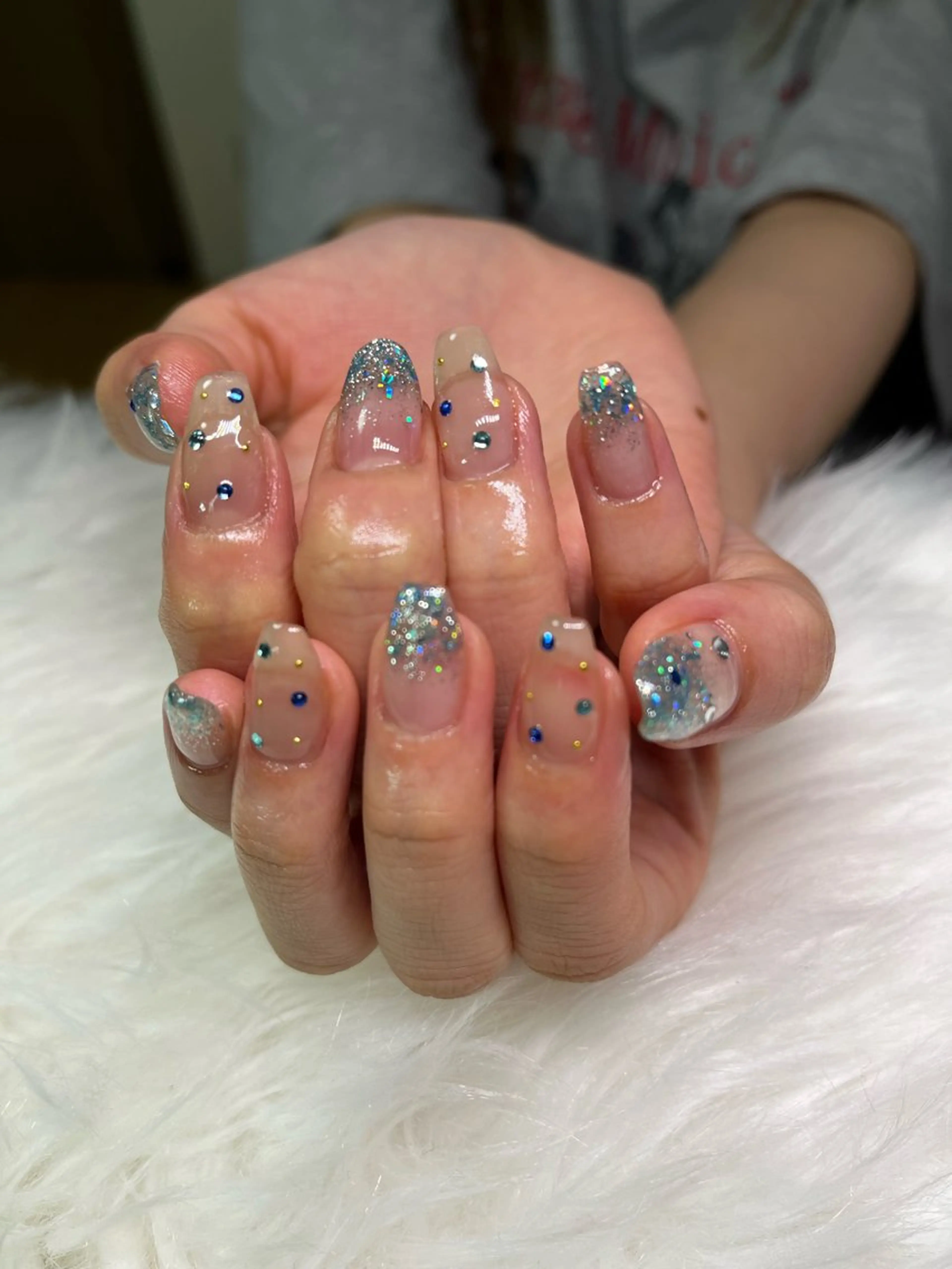 ネイル クリアネイル ラメ(グリッター) ラメグラデーション ストーンネイル 🏠自宅 サロン💅natsuのネイルデザイン