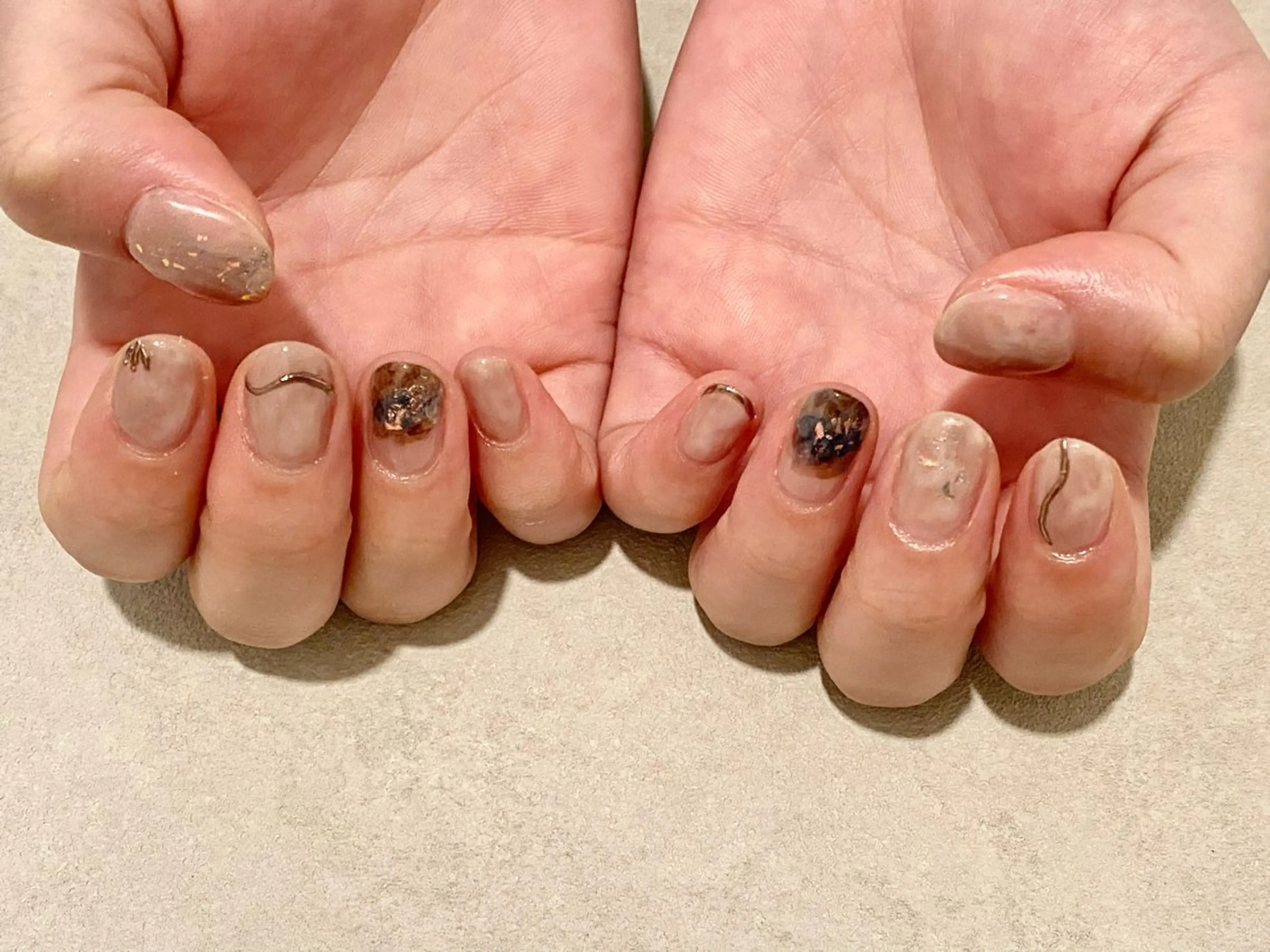 ネイル ハンドネイル nail salon swaddle 🪽のネイルデザイン