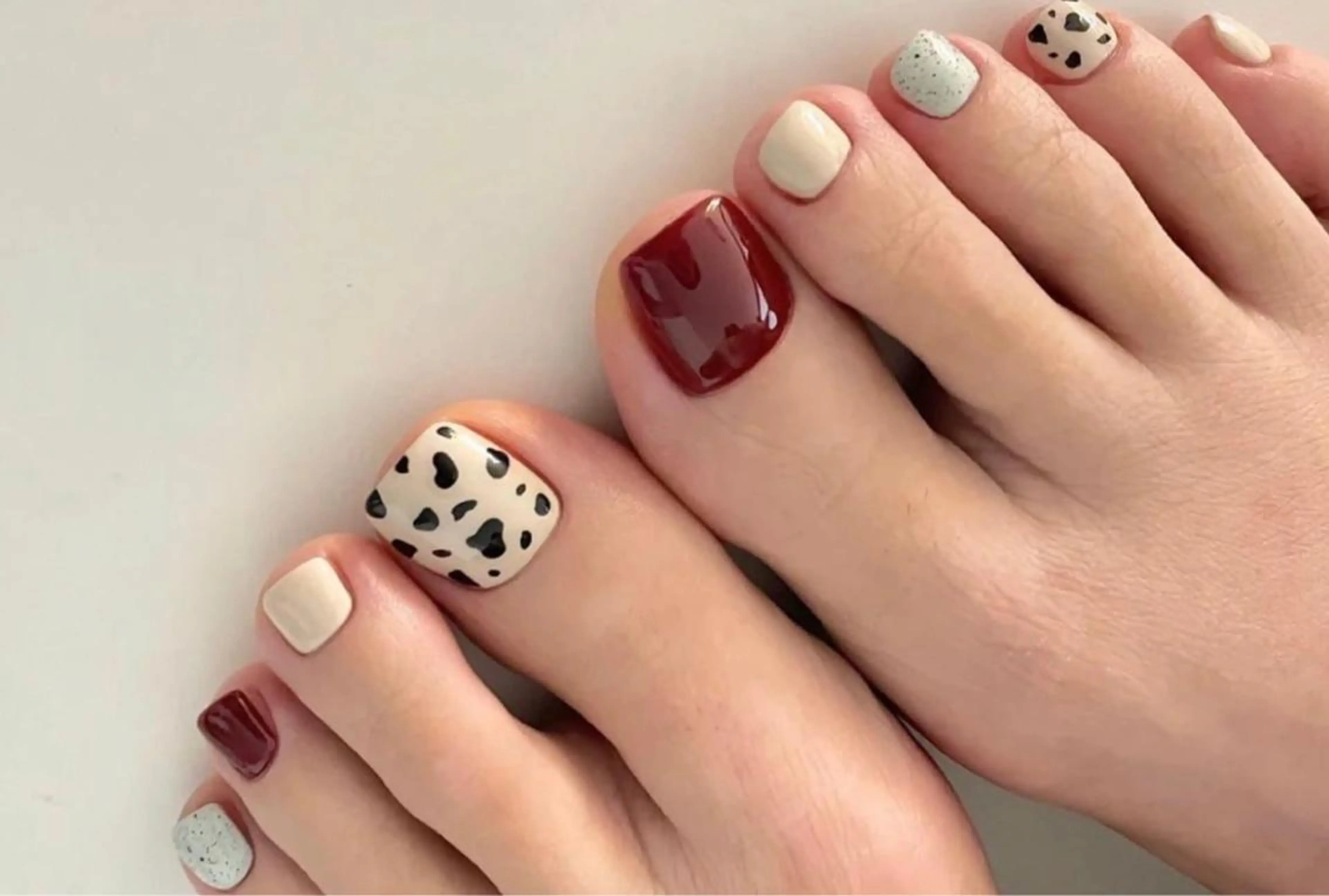 ネイル フットネイル 🤩 Yuliaユリアのネイルデザイン