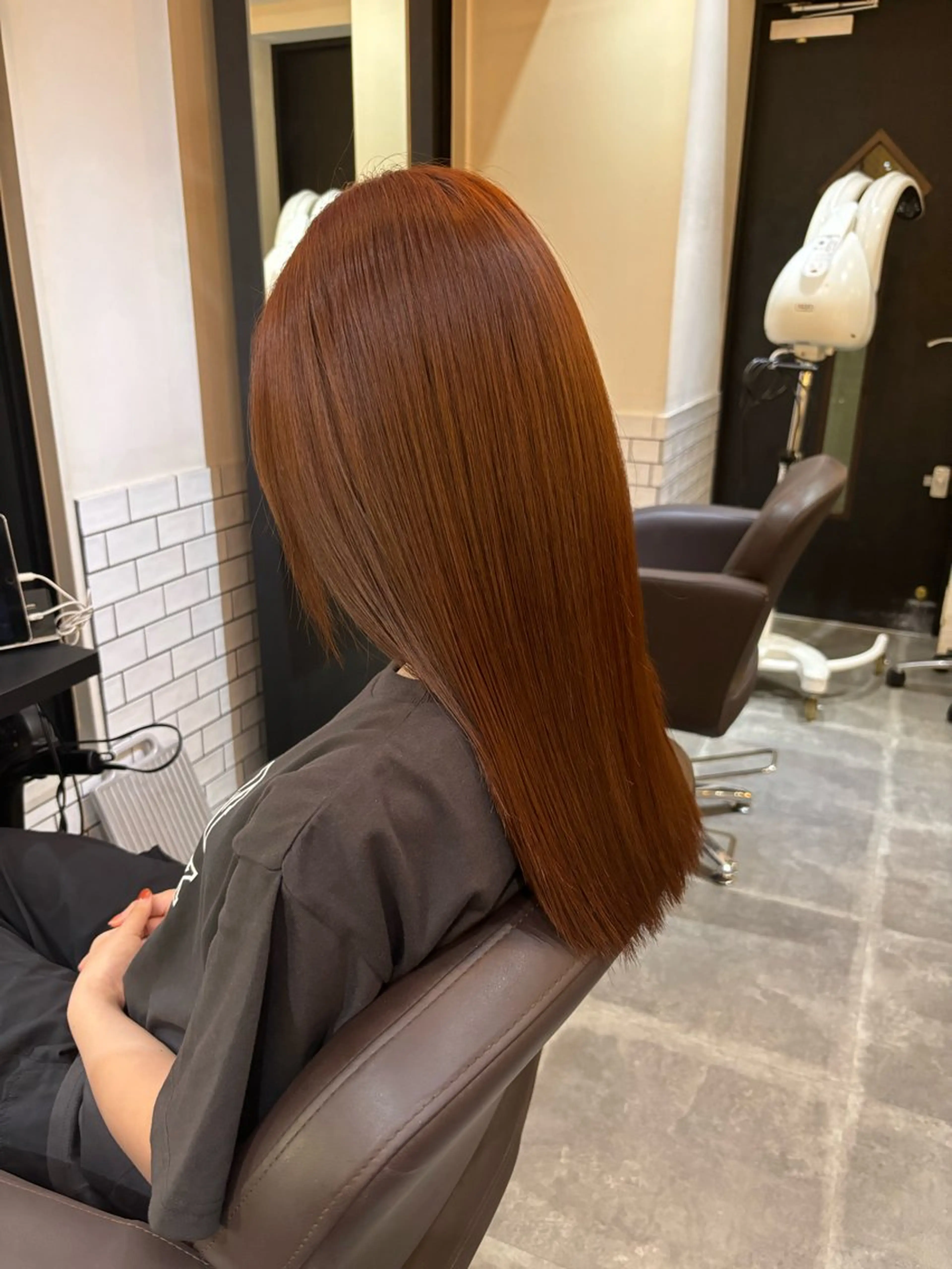 セミロング カラー ブラウンカラー オレンジ オレンジブラウン メンズ、艶髪 Minato🍇のヘアスタイル