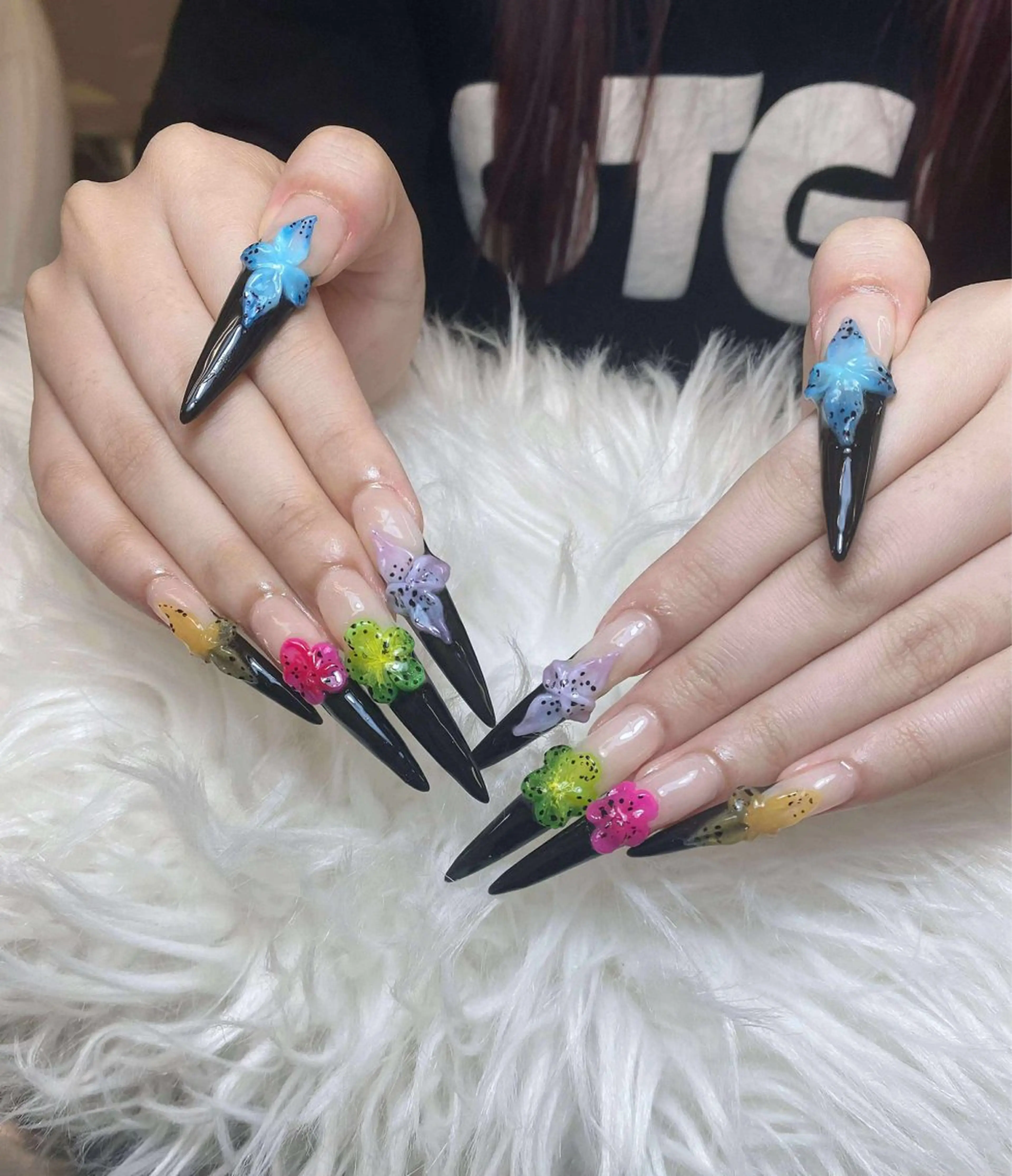 ネイル アートネイル オーロラネイル チークネイル 長さ出し フットネイル ハンドネイル ハンドケア Noiranail_ studio所属・Noiranail_ studioのネイルデザイン