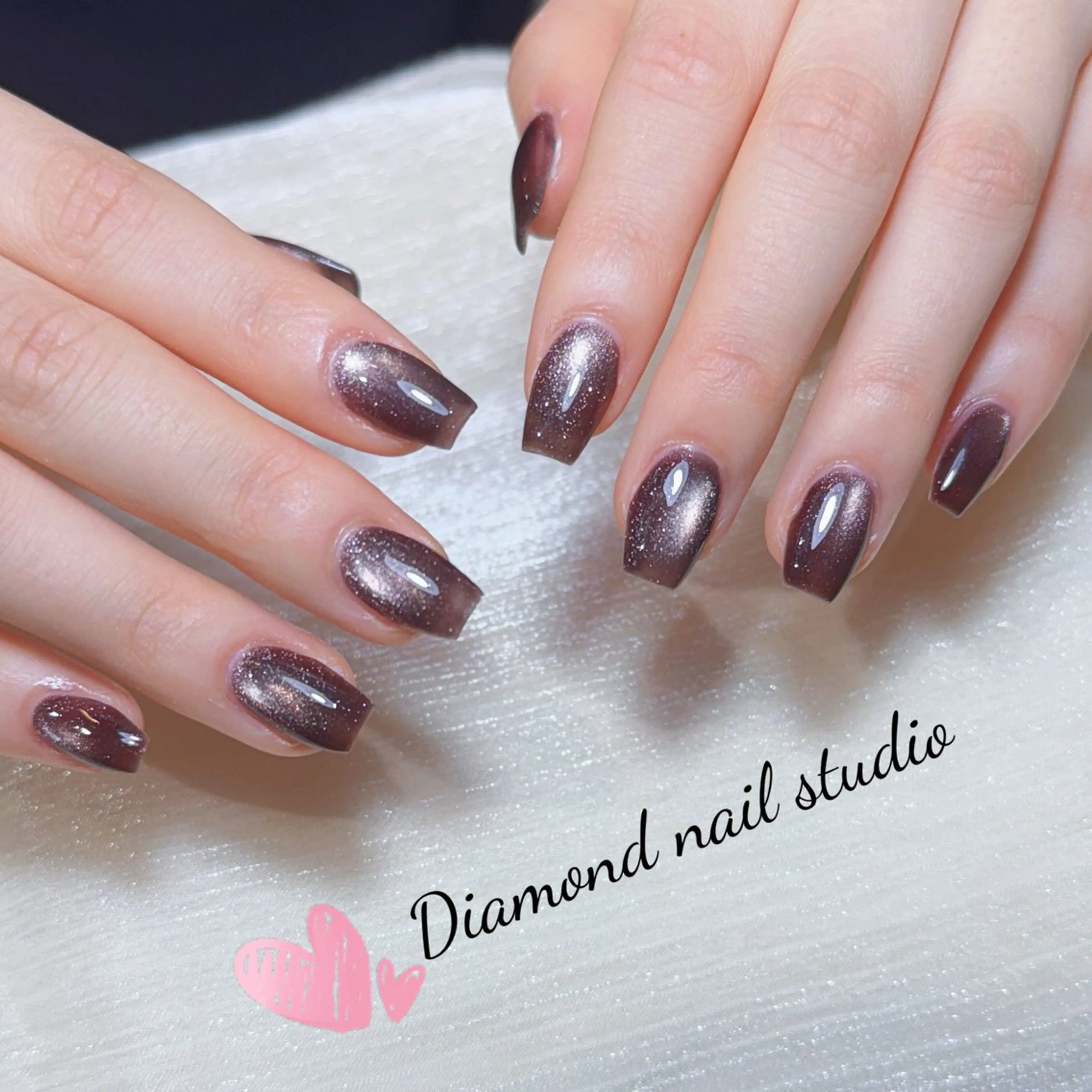 ネイル アートネイル オーロラネイル ガーリー キラキラネイル 韓国ネイル ハンドネイル ハンドケア Momo 🍓のネイルデザイン