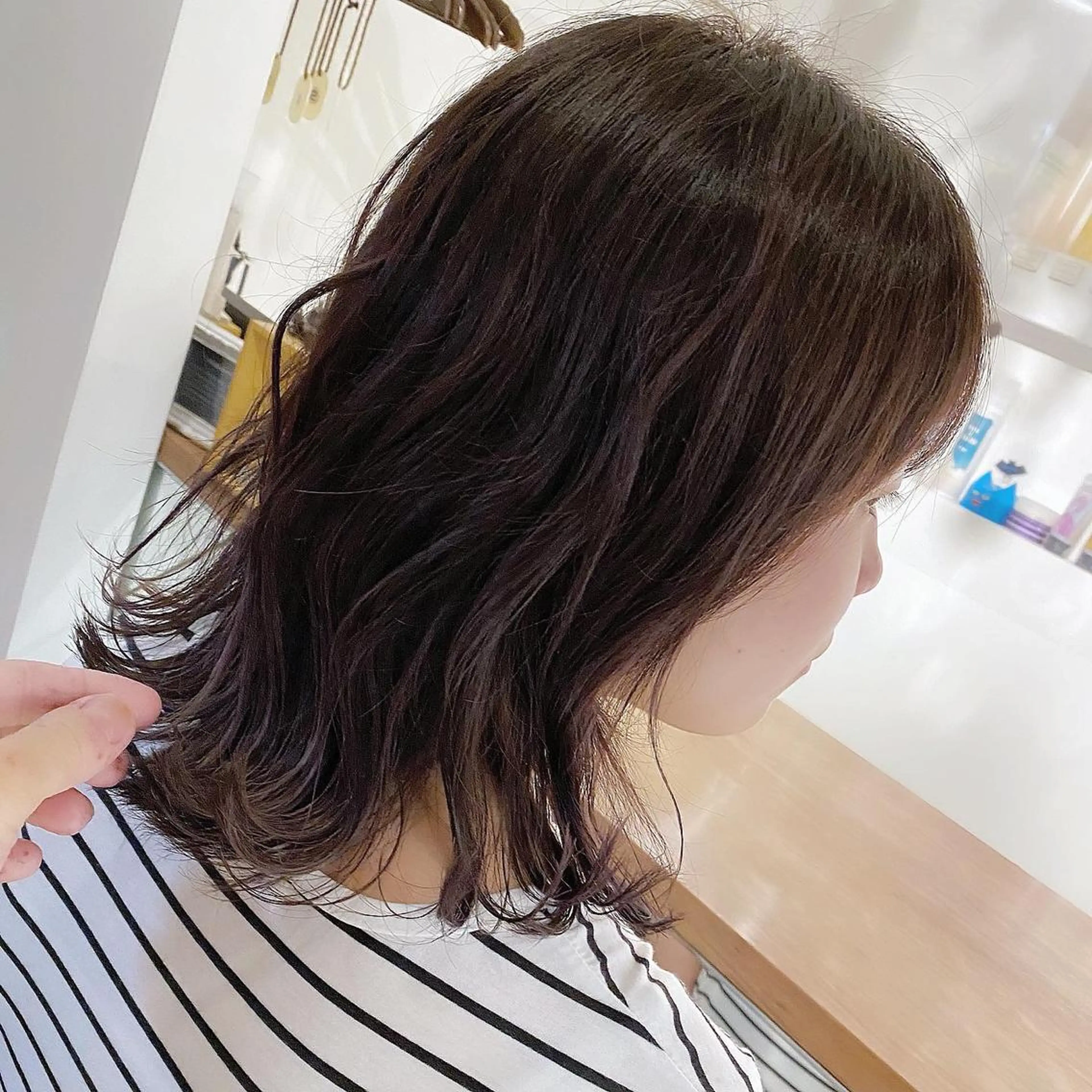 ミディアム カラー 切りっぱなしボブ ブラウンカラー バイオレットカラー バイオレットブラウン ボブ SALOWIN 池袋Suite店所属・髪質改善特化 安東駿介のヘアスタイル