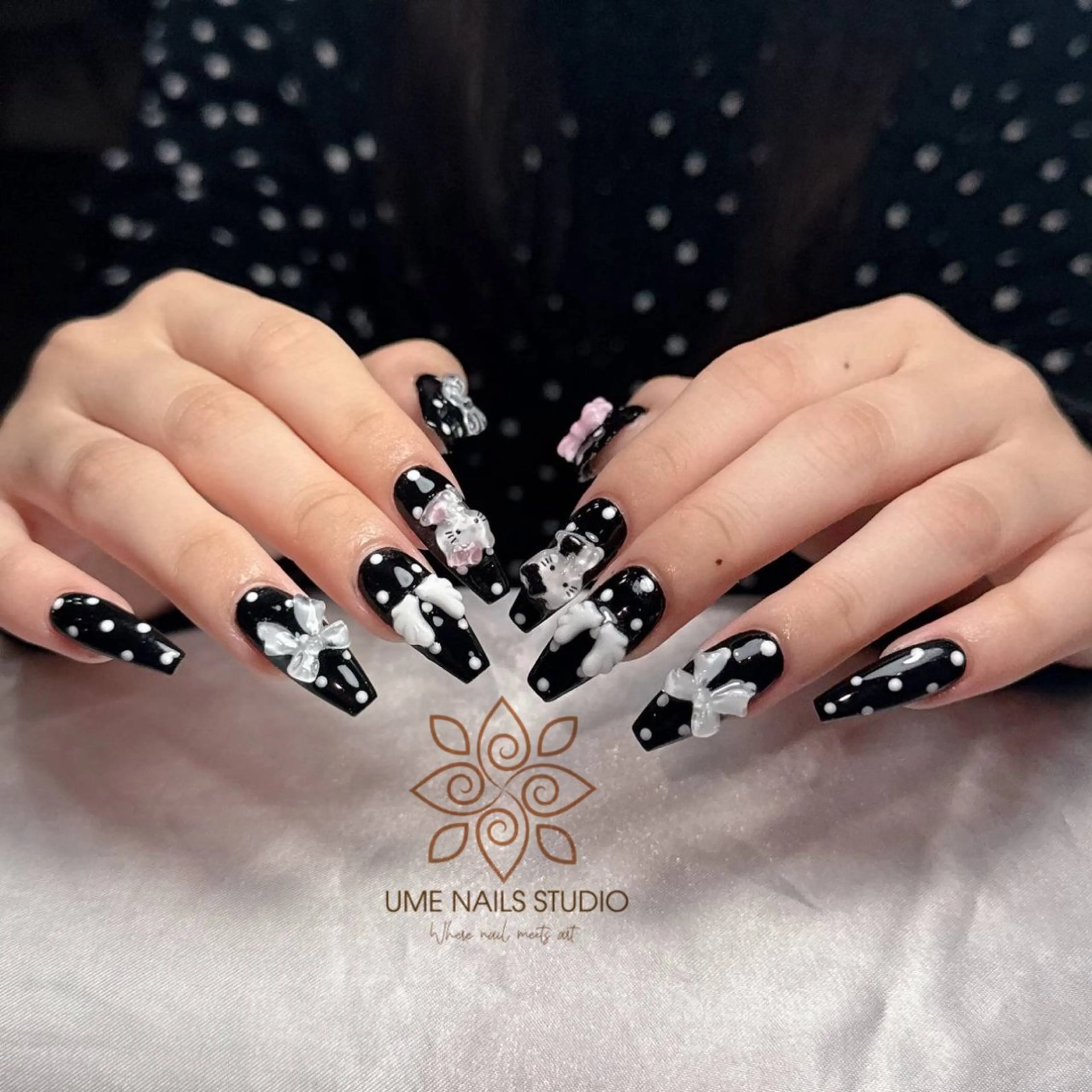 ネイル チークネイル クリアネイル ガーリー キラキラネイル 韓国ネイル ハンドネイル Ume Nail Studioのネイルデザイン