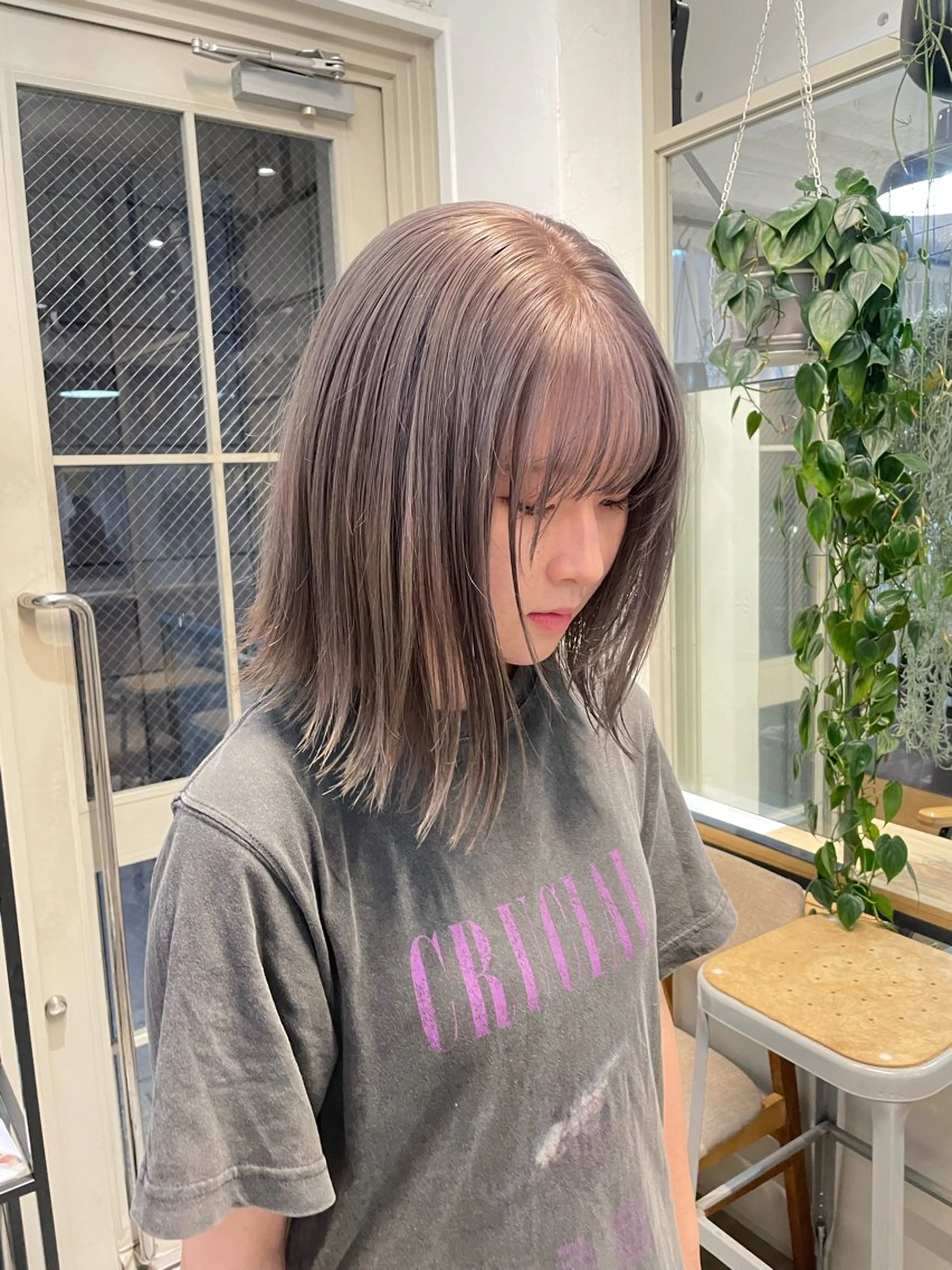 ミディアム カラー ミルクティー× グレージュMOMOのヘアスタイル