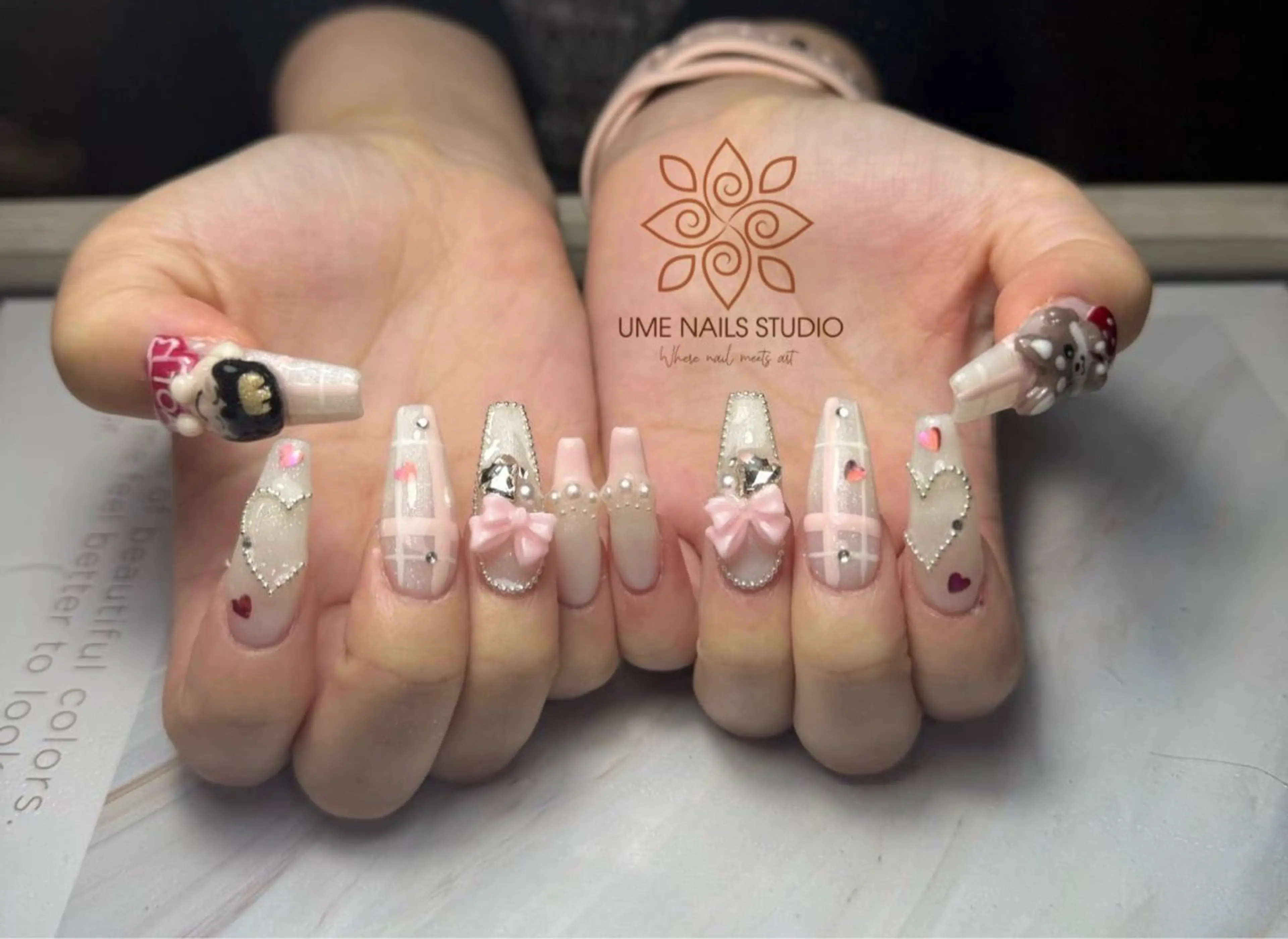 ネイル チークネイル クリアネイル ガーリー キラキラネイル 韓国ネイル ハンドネイル Ume Nail Studioのネイルデザイン